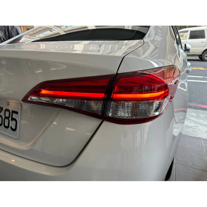 全新 TOYOTA VIOS 18 19 20 年 原廠型外側 LED 光條 紅白 尾燈 後燈 單顆