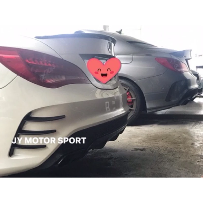 BENZ W117 CLA250 45 W205 4門 2門 C300 C200 C43 後保桿鷹爪風刀亮黑
