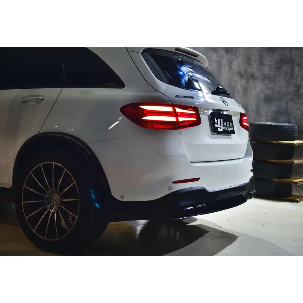 BENZ GLC200 250 300 SUV GLC43 升級 GLC63 W253 後下巴 四出尾管(亮黑)