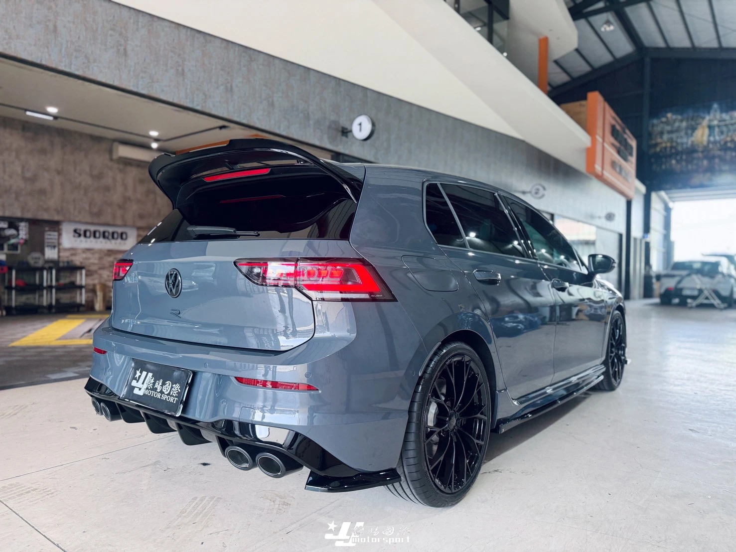 全新 福斯 GOLF 8.5 8.5代 R 短版 專用 MD Maxton Design V.8 亮黑 包角