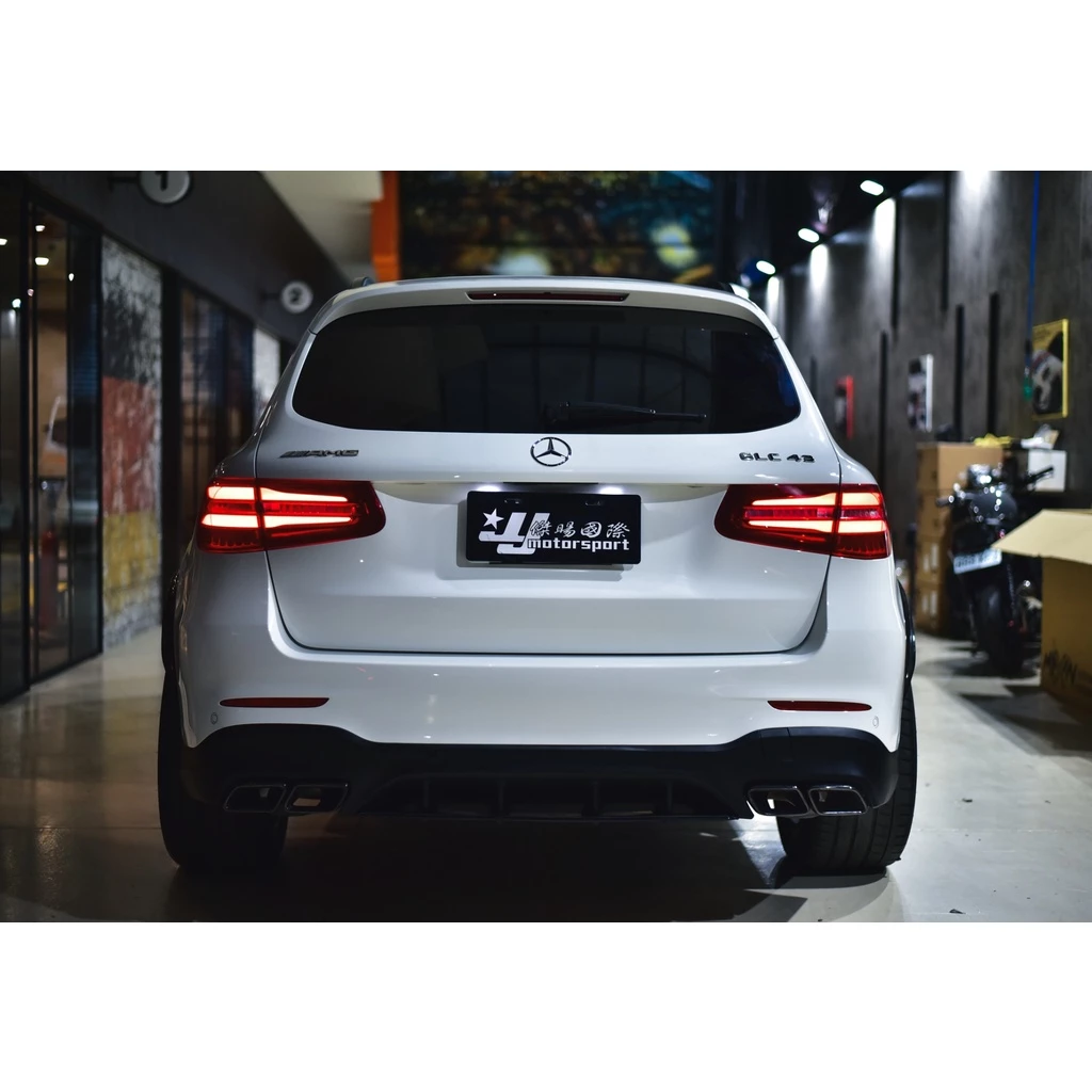 BENZ GLC200 250 300 SUV GLC43 升級 GLC63 W253 後下巴 四出尾管(亮黑)
