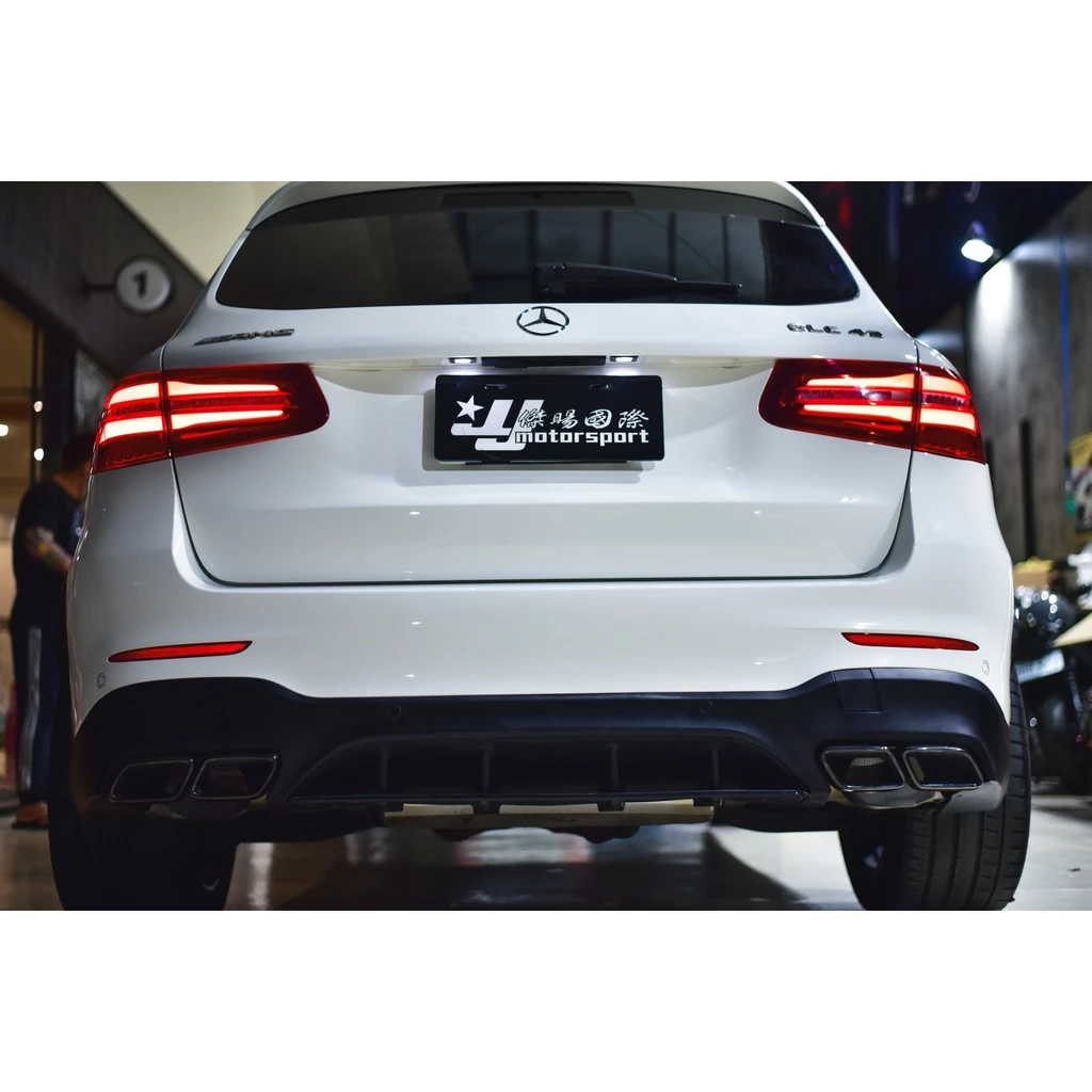 賓士 BENZ GLC43 suv 升級 GLC63 前保桿 亮黑水箱罩 後下巴 亮黑四出尾飾管 輪弧 素材價