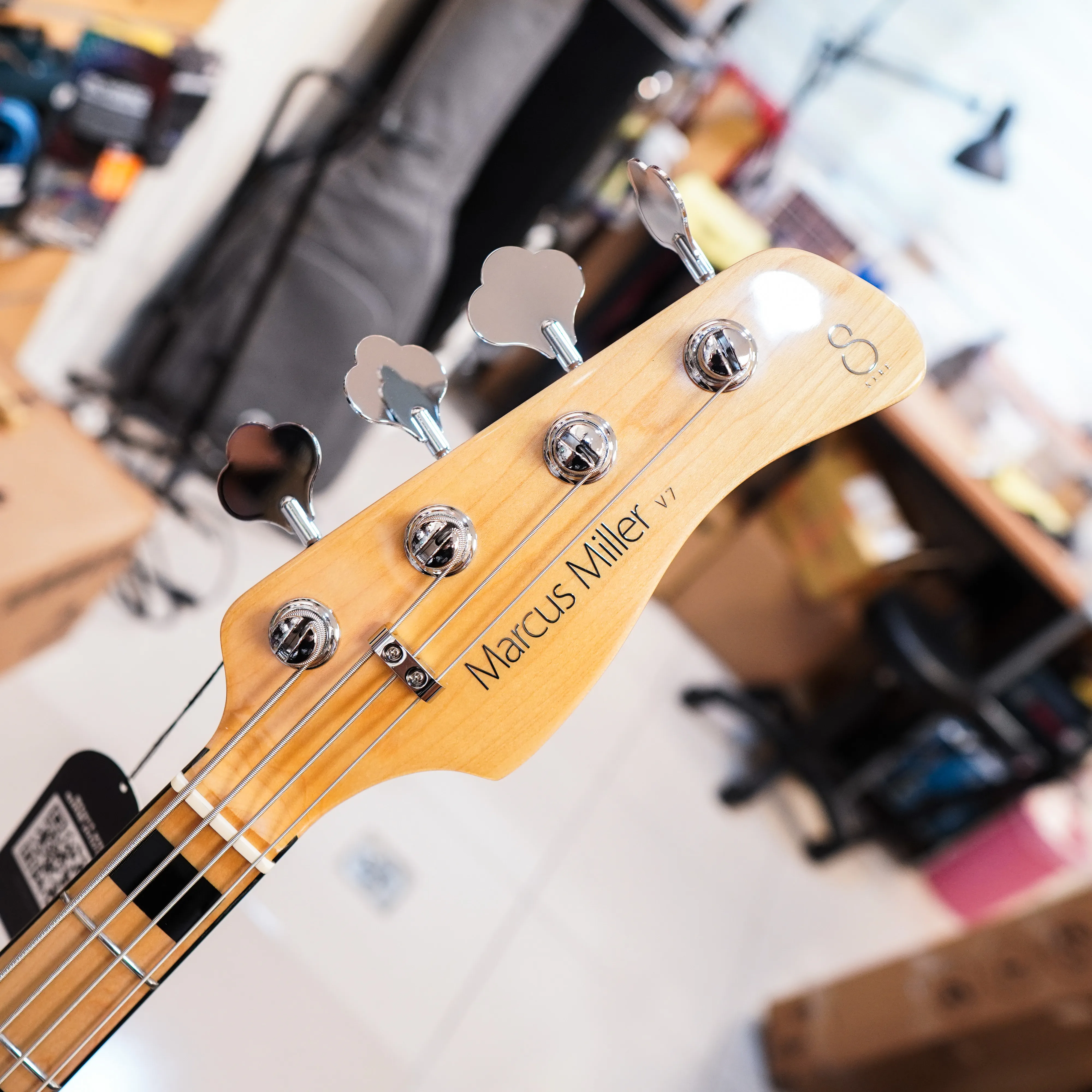 SIRE V7 Vintage Ash 4弦貝斯 白色