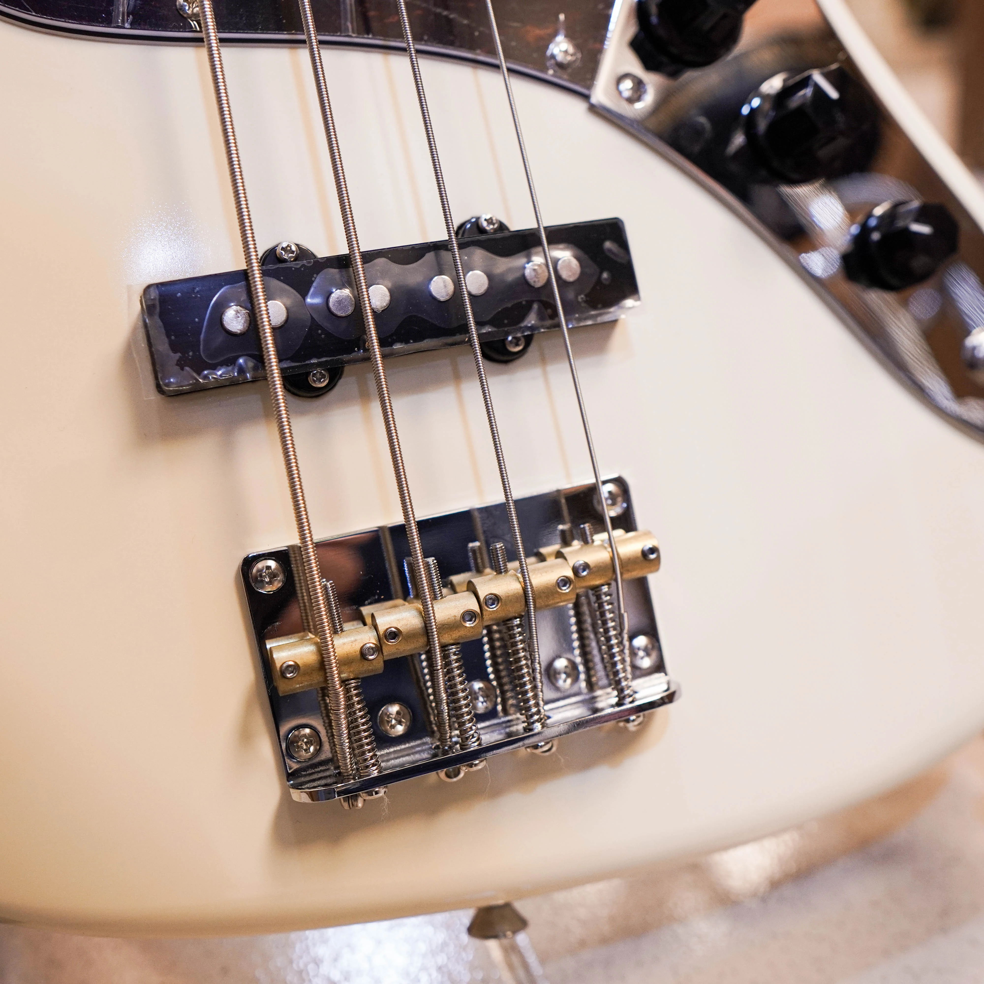 Tagima TW-73 Bass