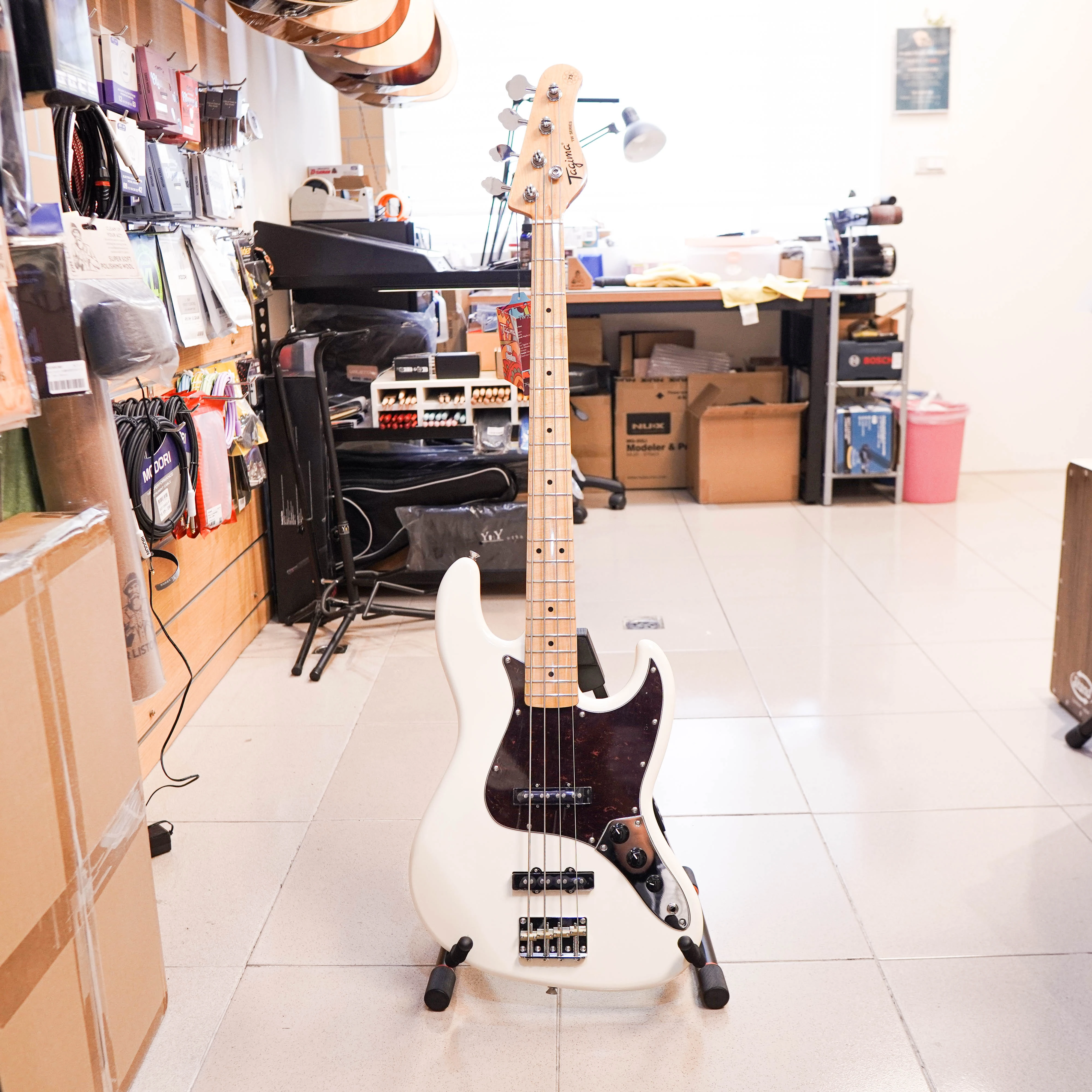 Tagima TW-73 Bass