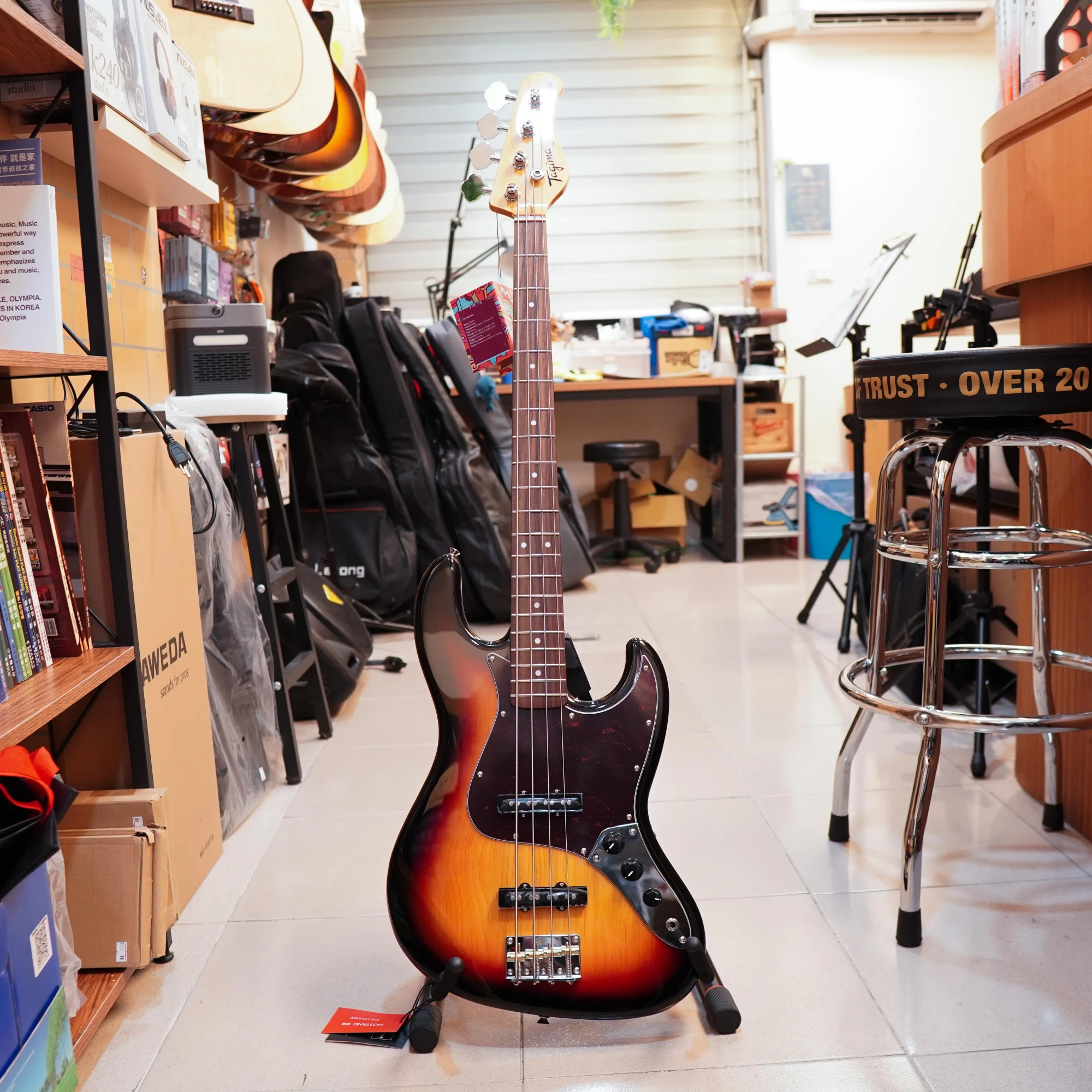 Tagima TW-73 Bass