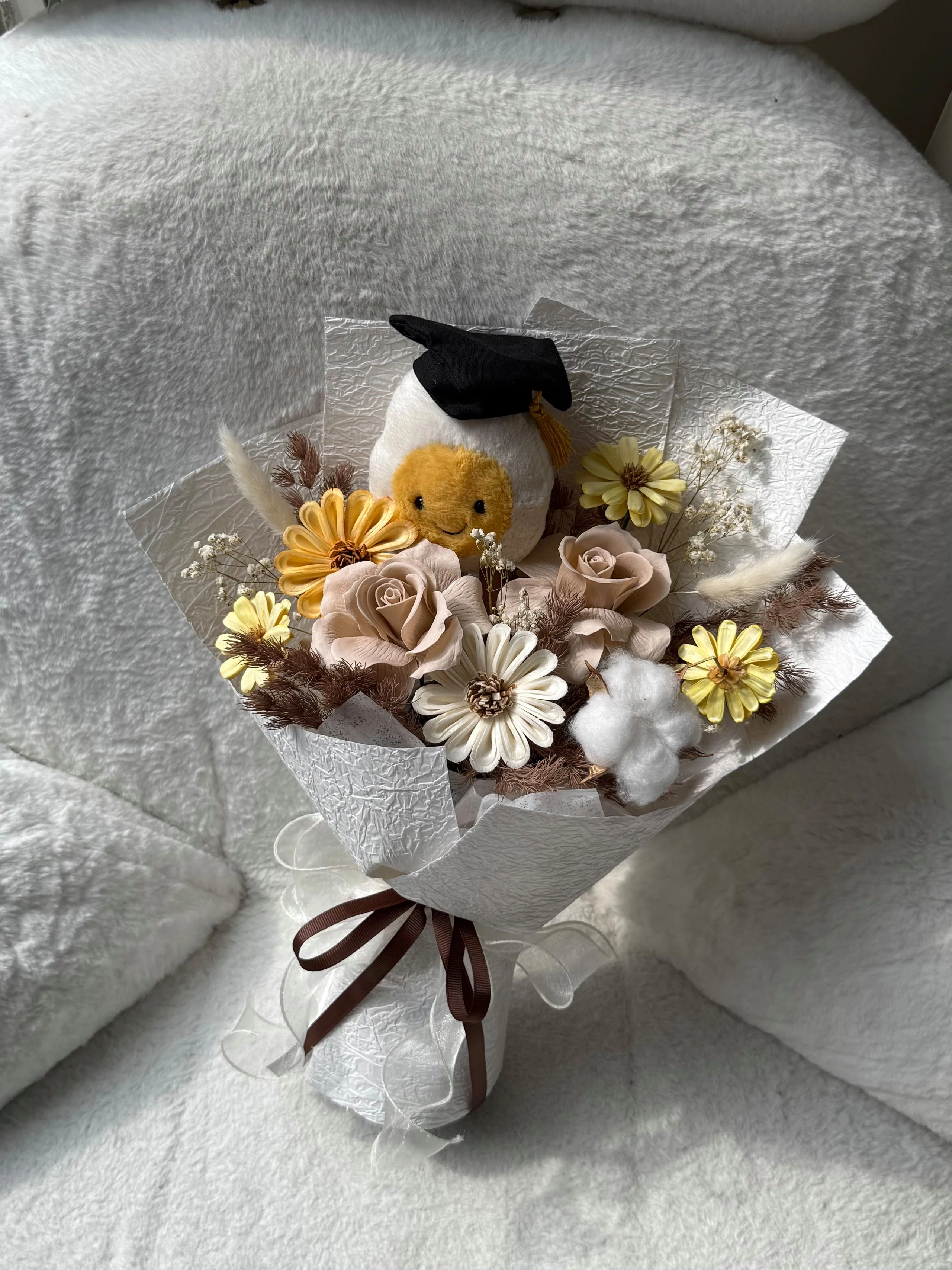 Jellycat畢業帽蛋花束