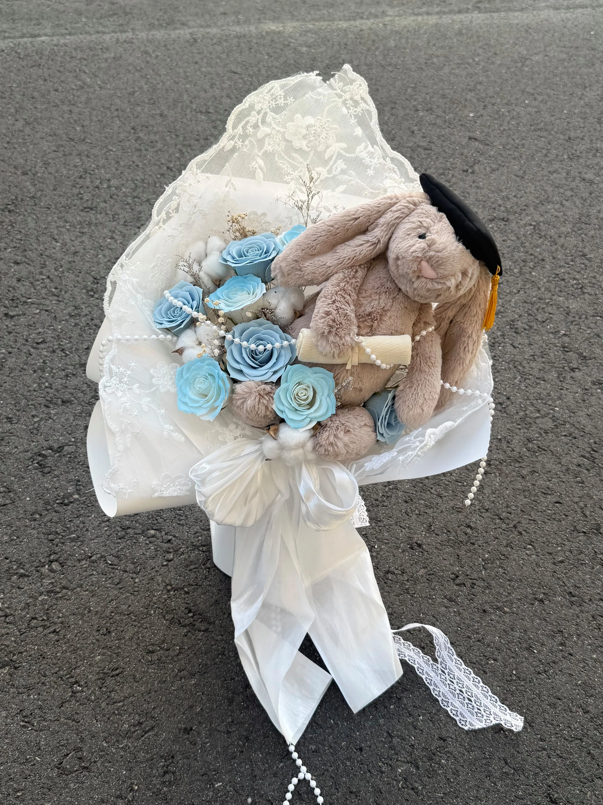 Jellycat畢業藍兔花