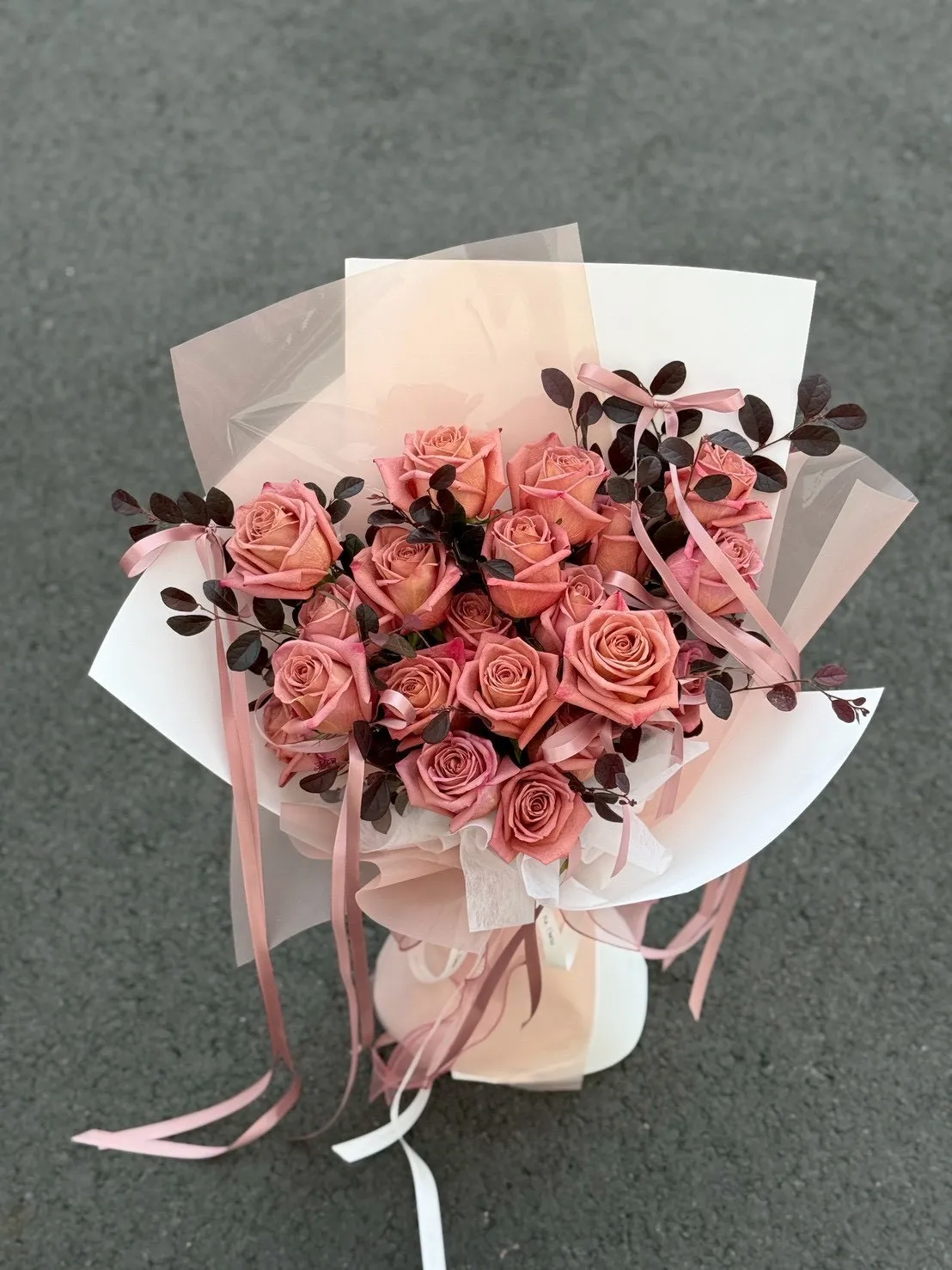 玫瑰暮粉鮮花花束