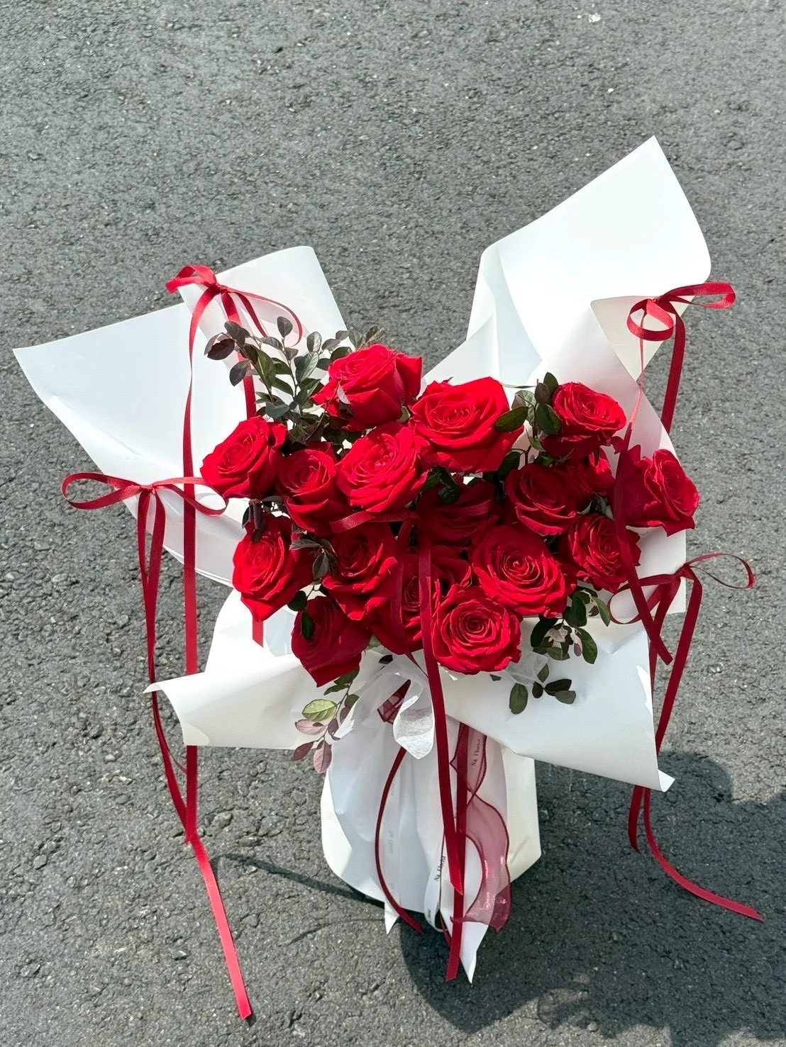 厄瓜多爾紅玫瑰花束