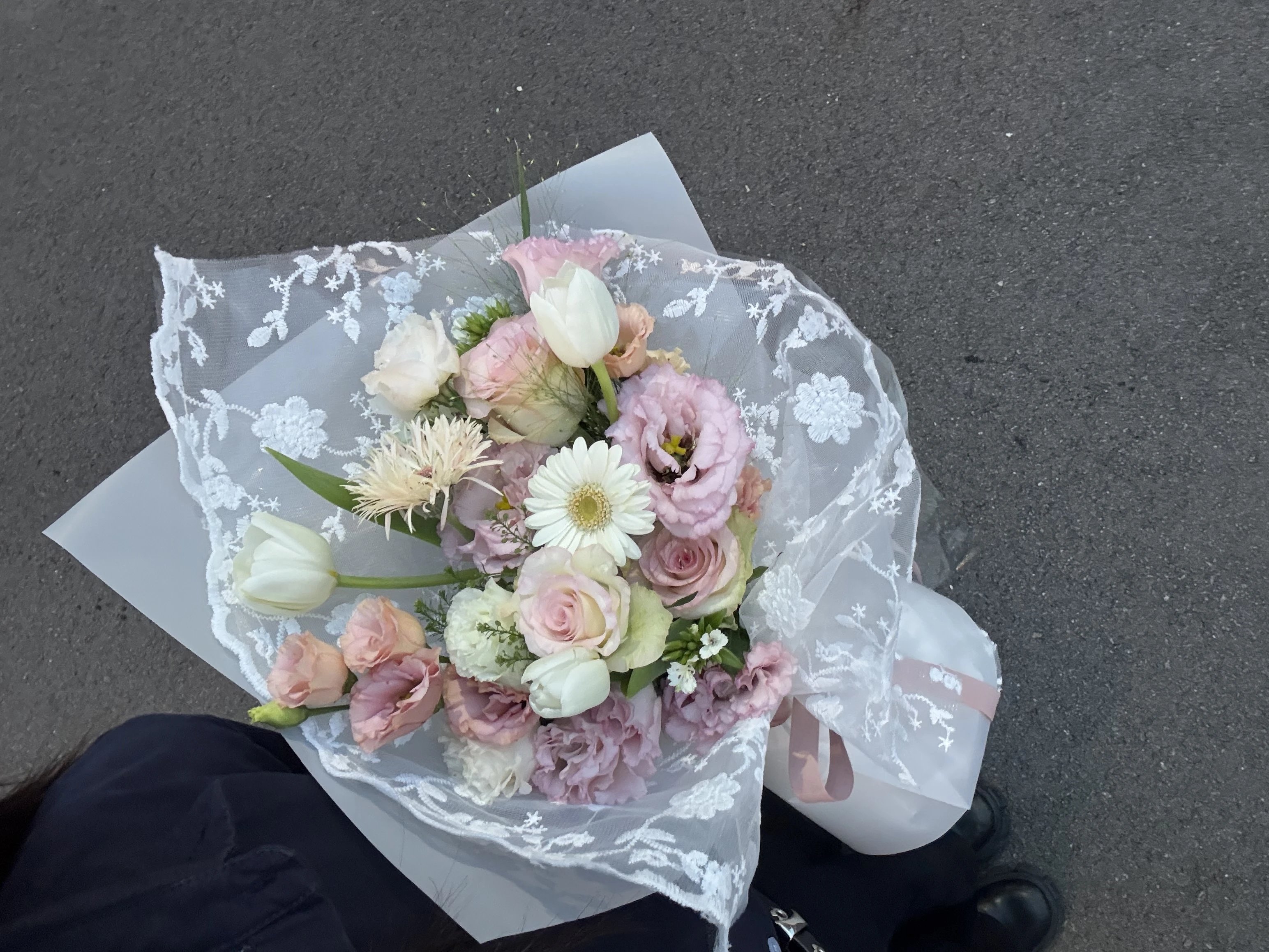 蕾絲桔梗玫瑰花束