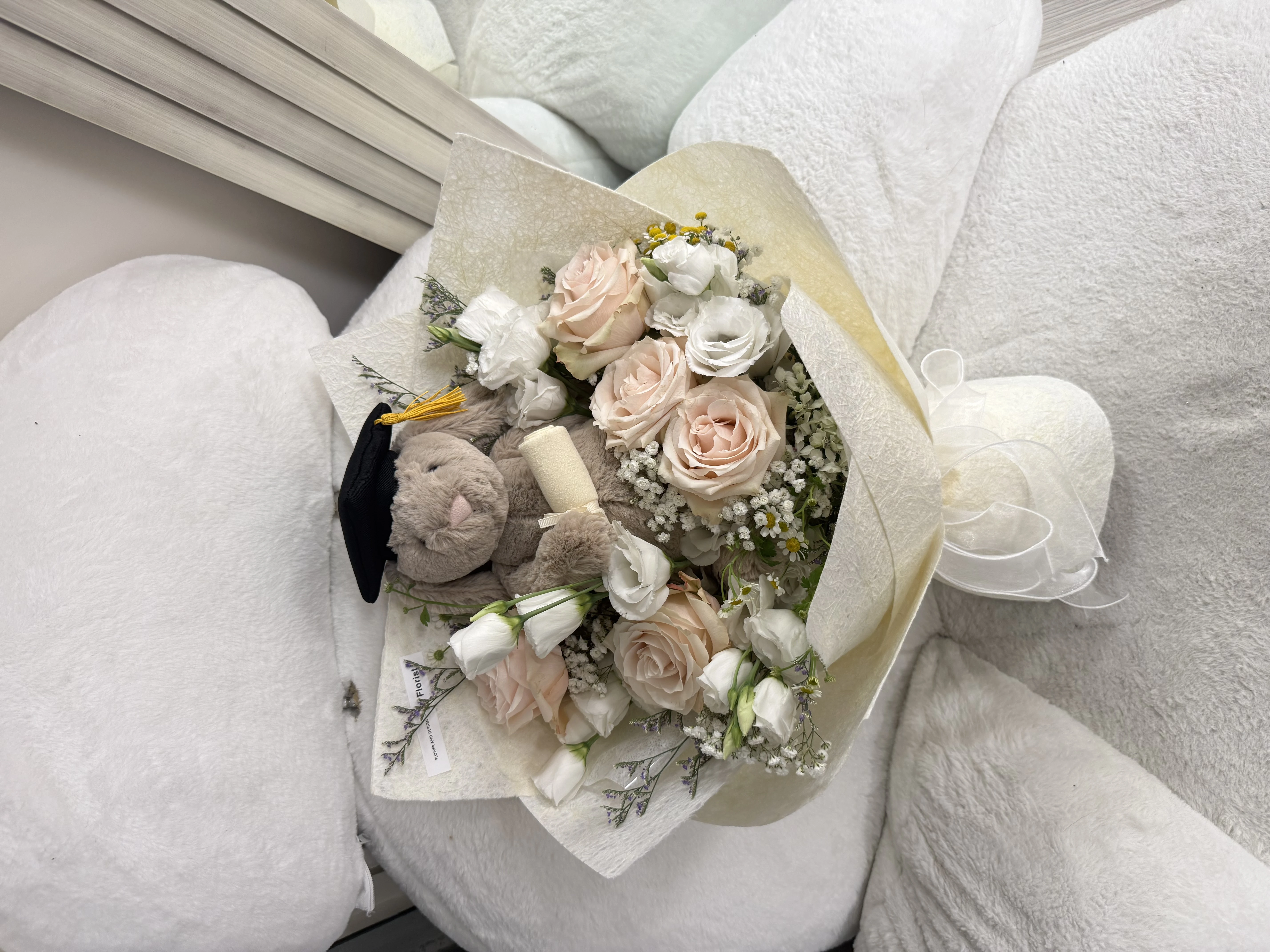 Jellycat畢業兔鮮花大花束
