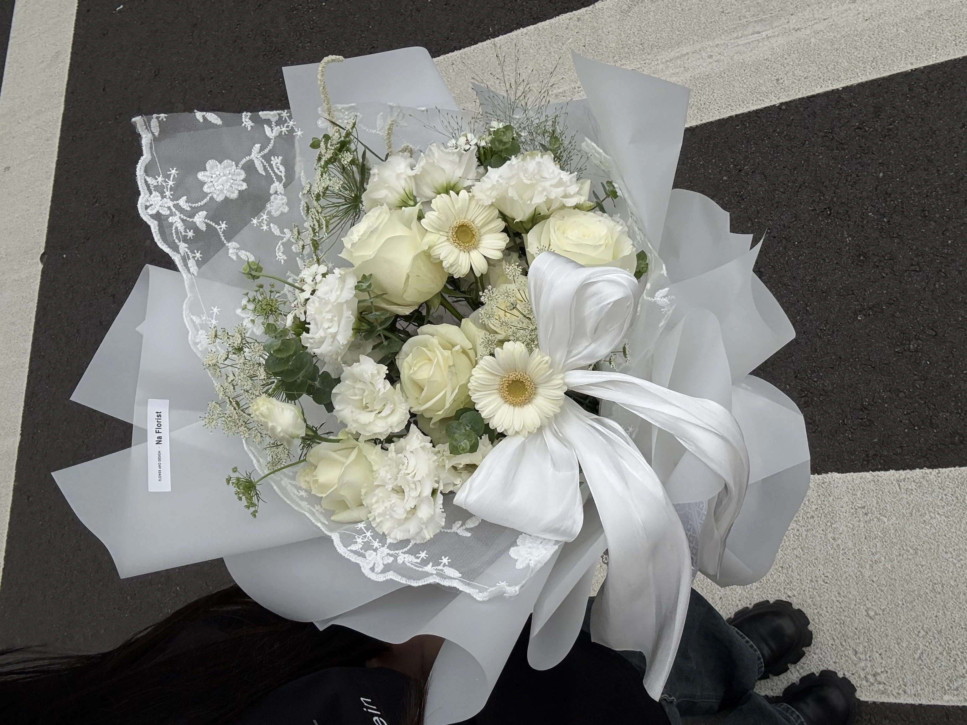 白太陽玫瑰鮮花花束