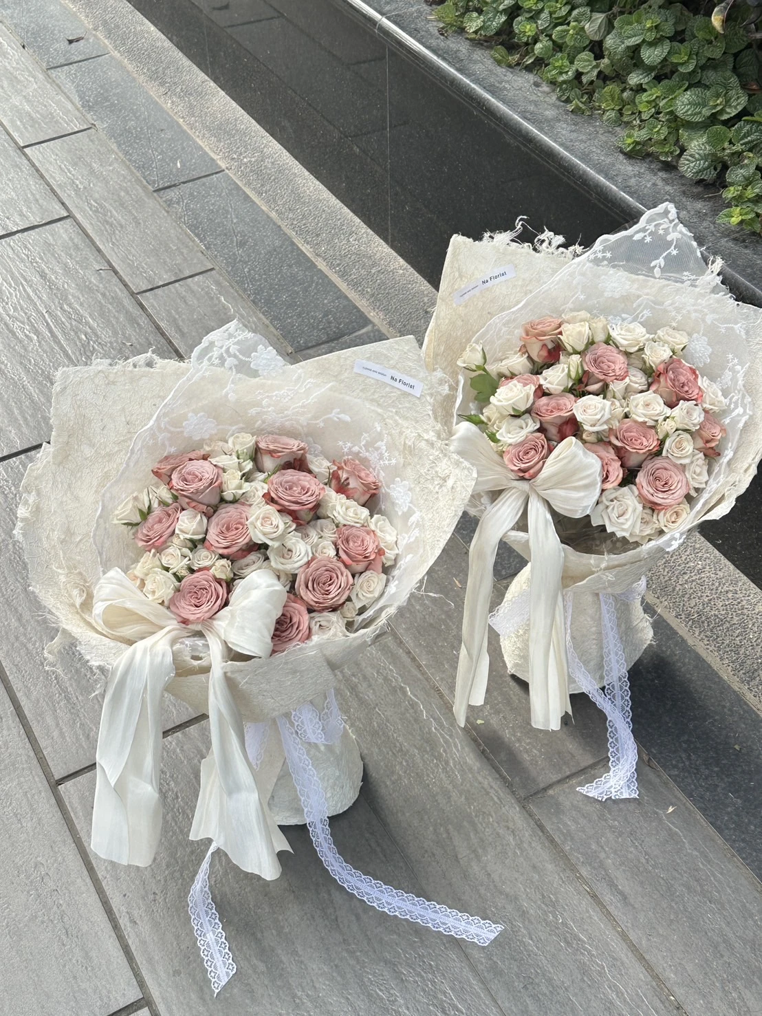 蕾絲卡布奇諾配花