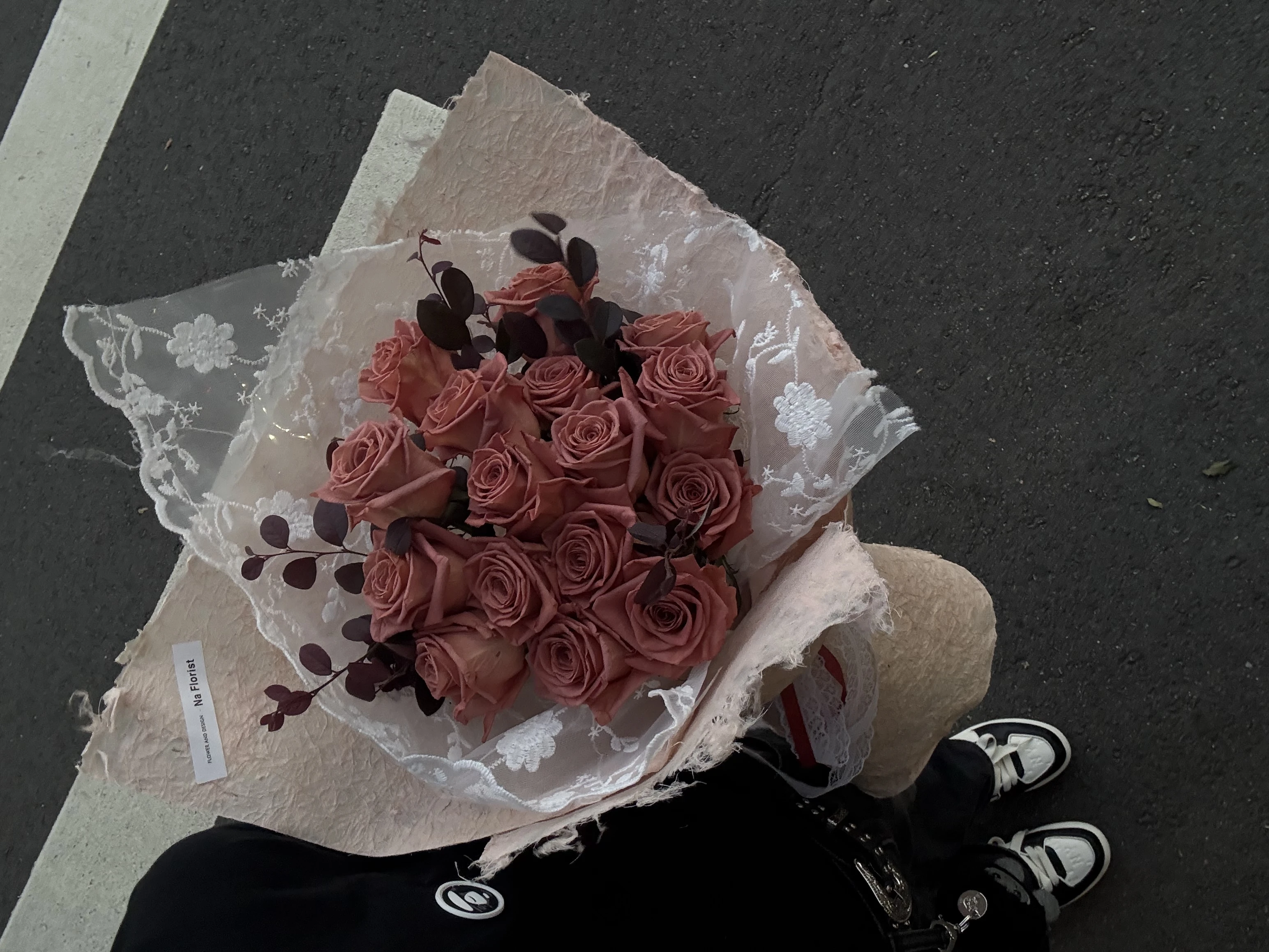 蕾絲進口玫瑰花束
