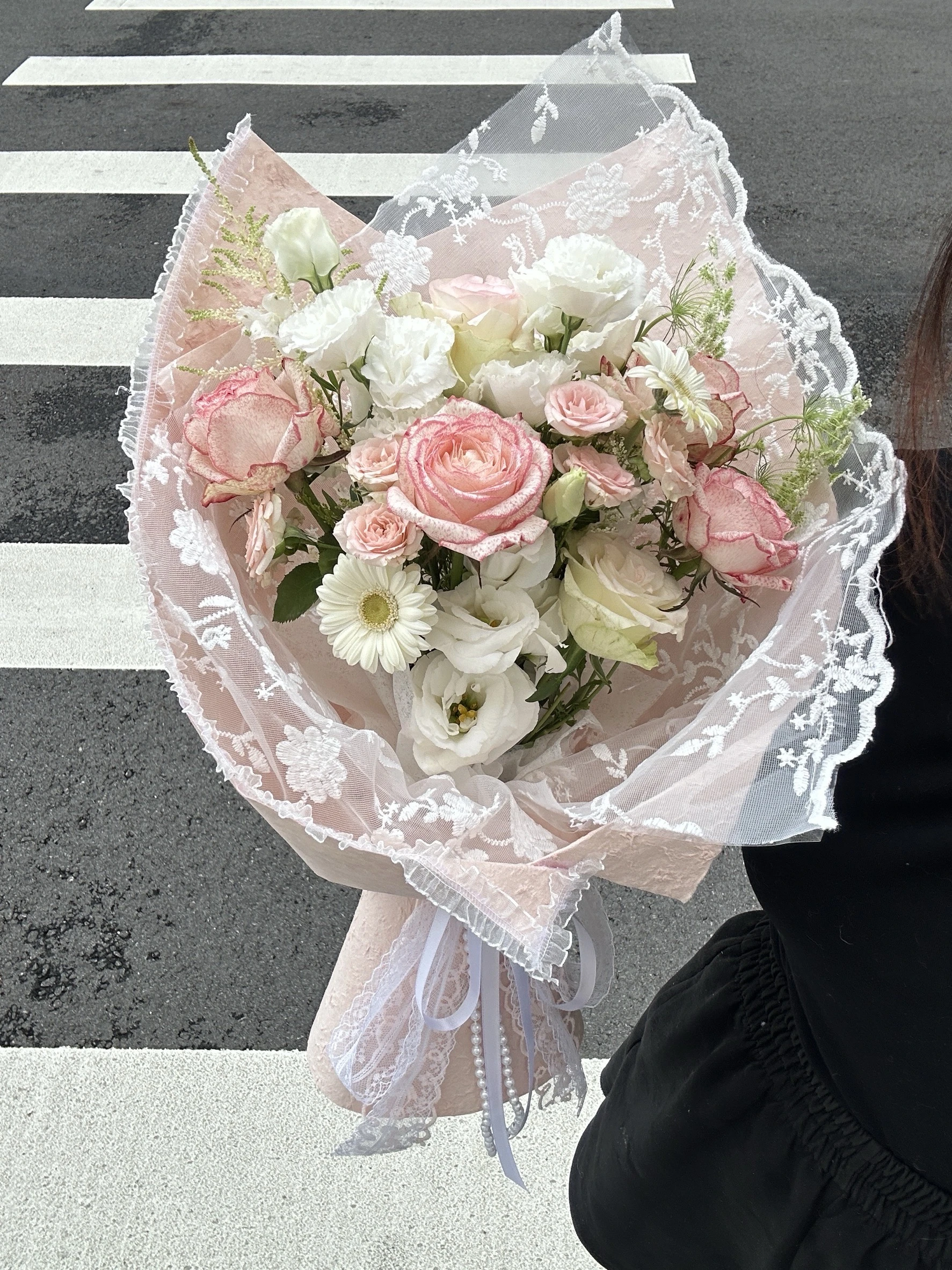 蕾絲玫瑰花園鮮花花束