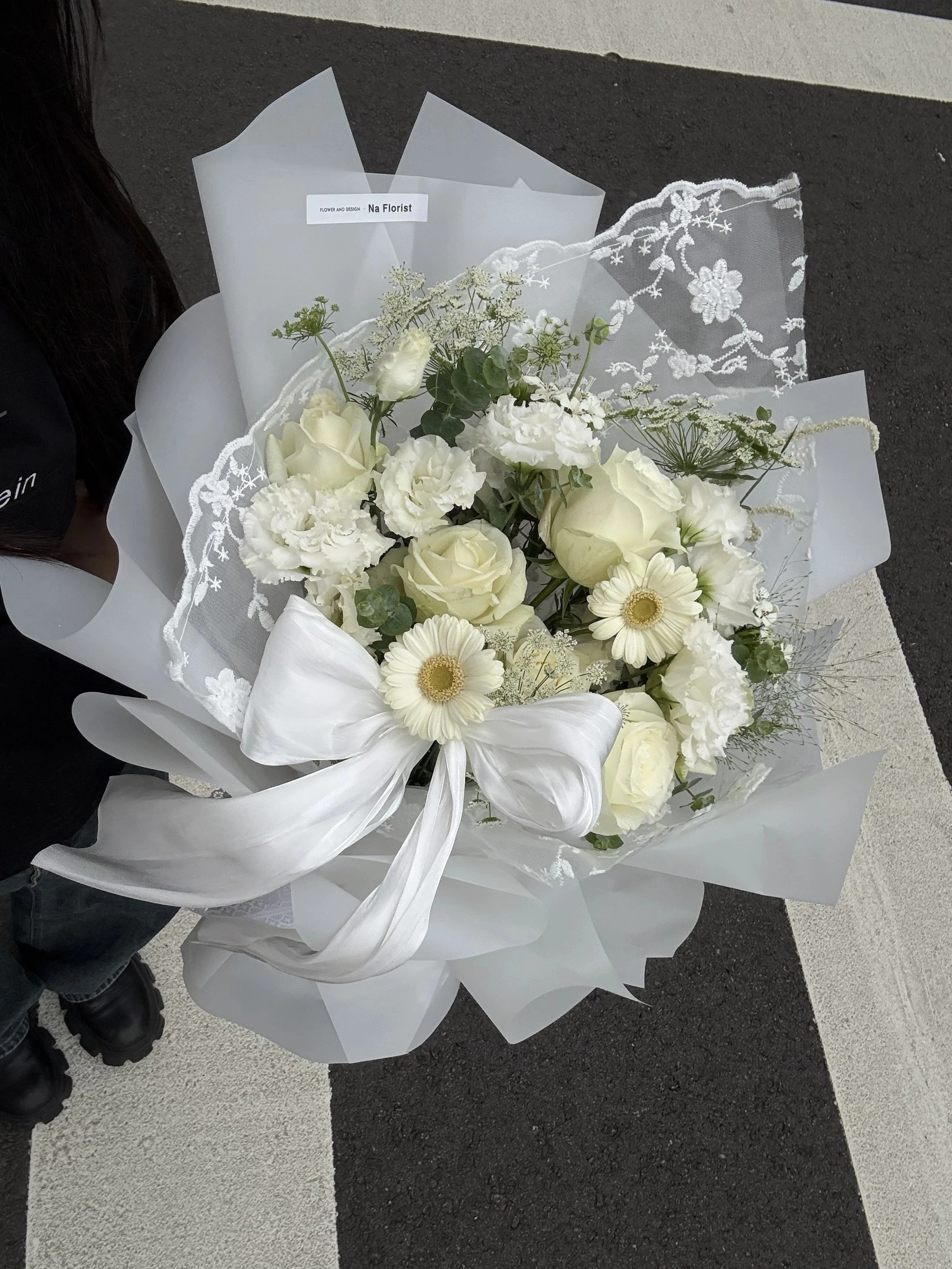 白太陽玫瑰鮮花花束