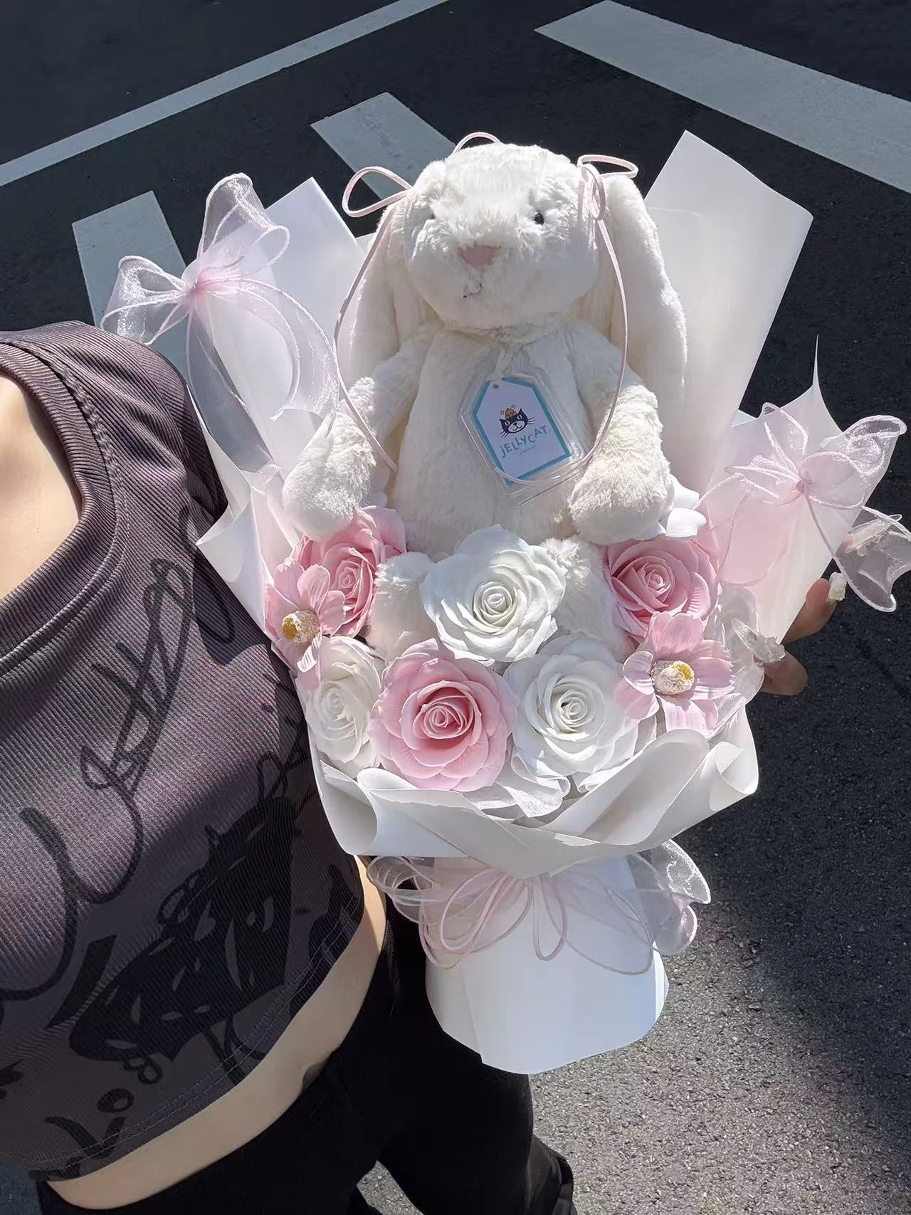 Jellycat蝴蝶結白兔花束