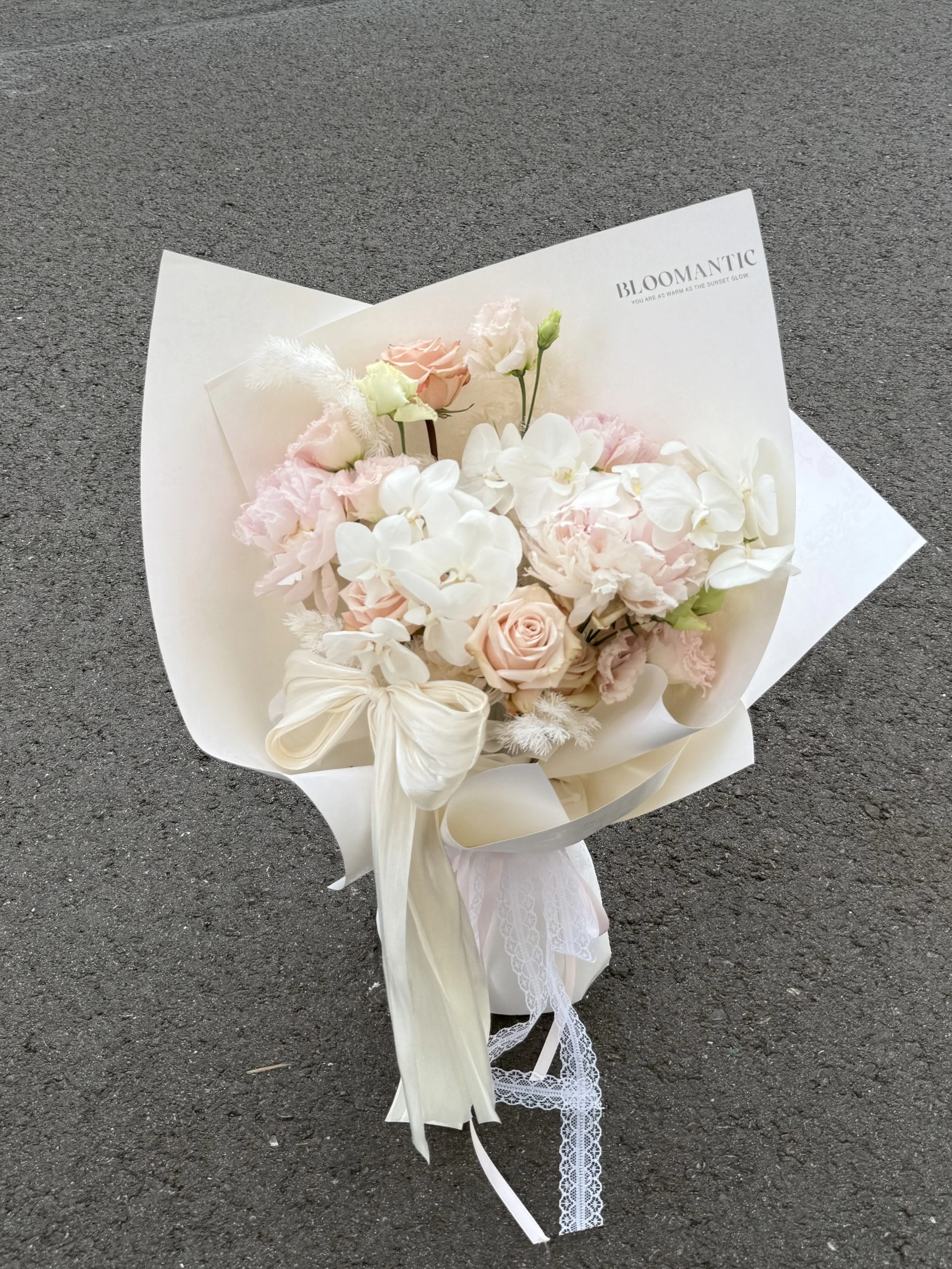 蝴蝶粉白系鮮花