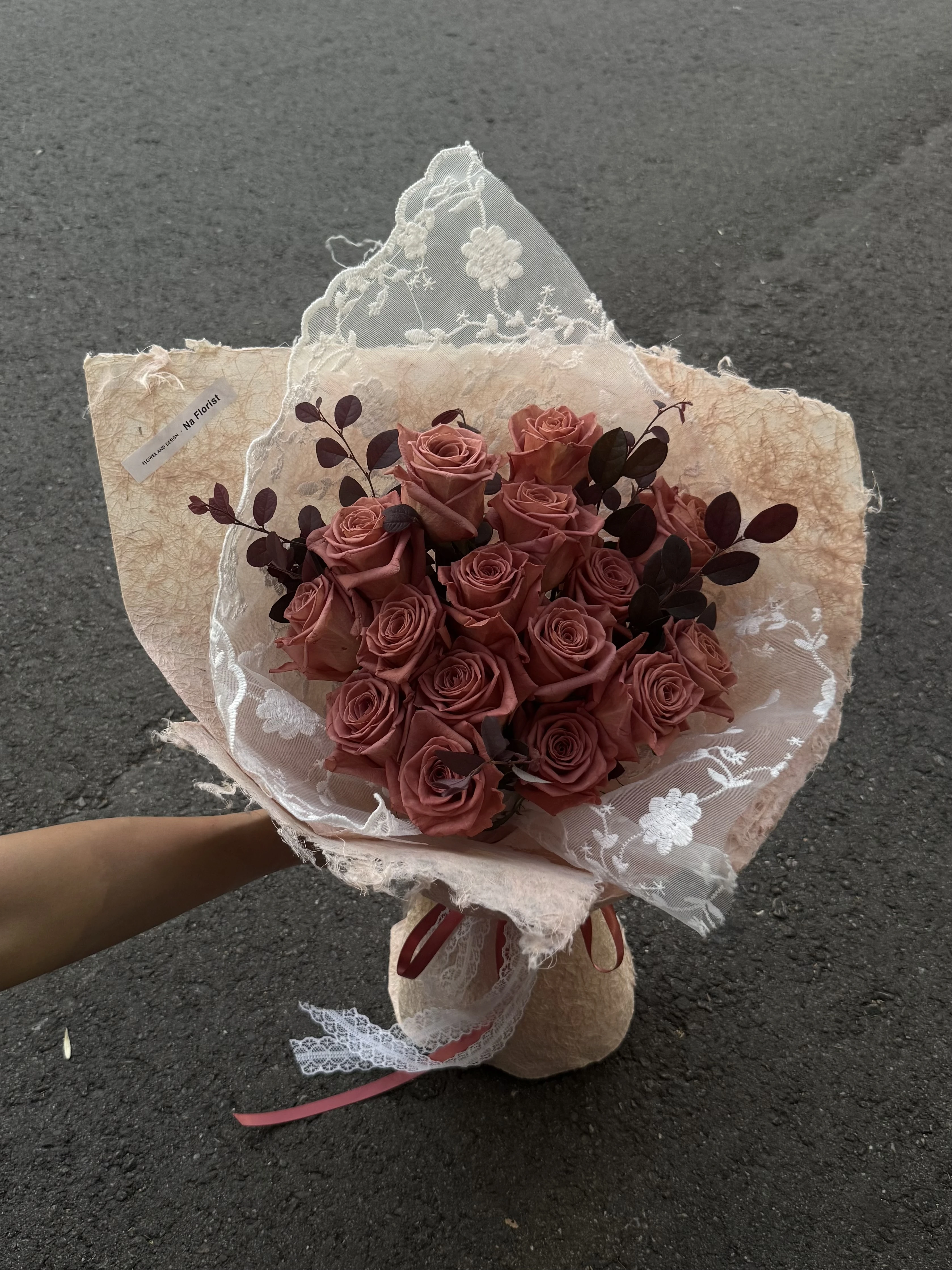 蕾絲進口玫瑰花束