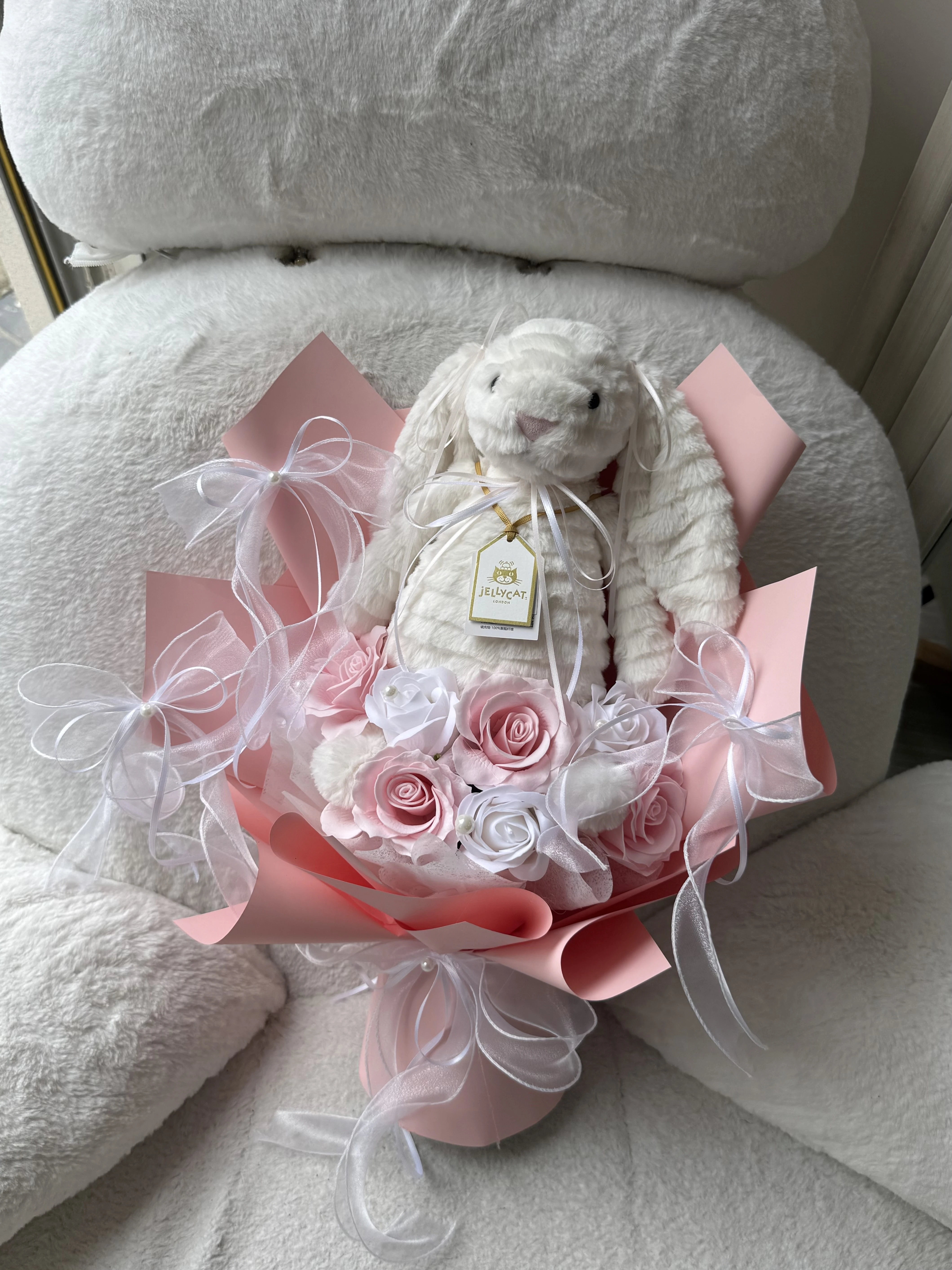 Jellycat兔蝴蝶花束