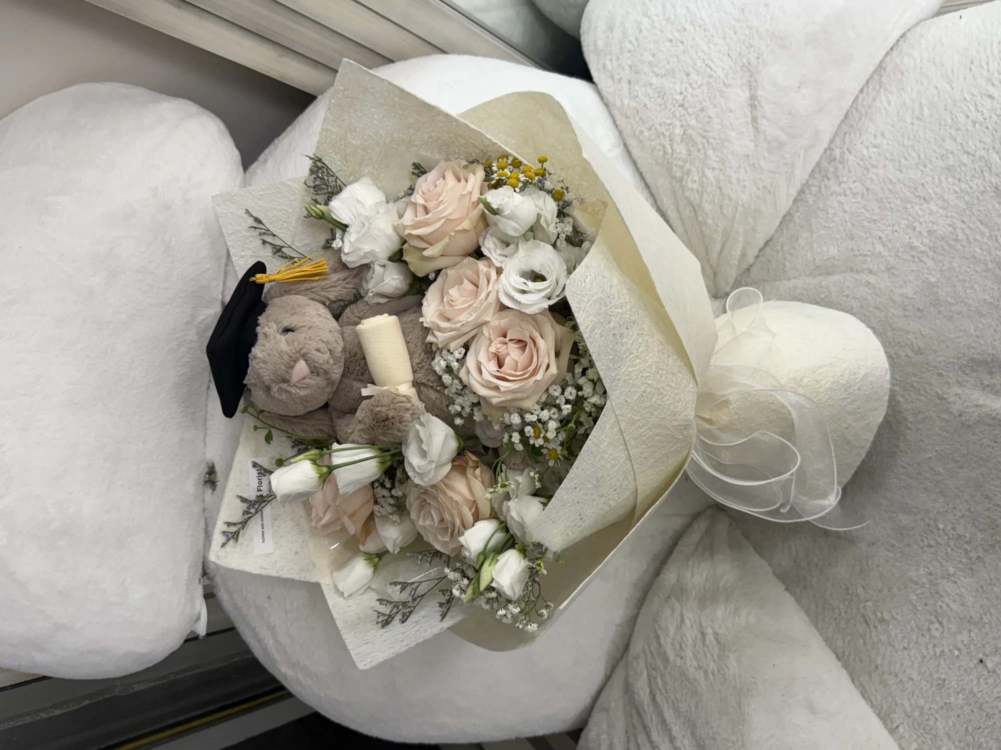 Jellycat畢業兔鮮花大花束