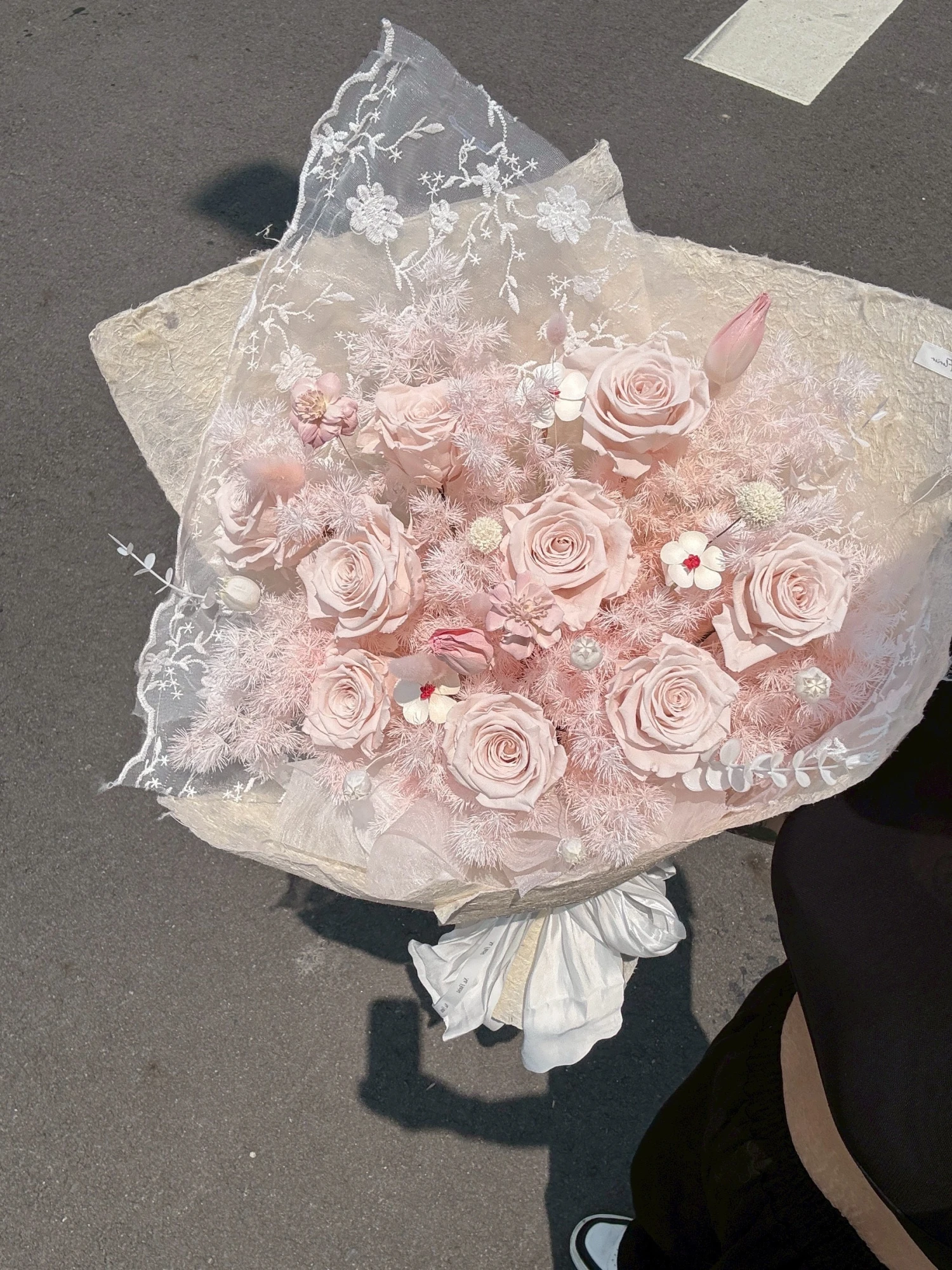 蕾絲粉色永生花束