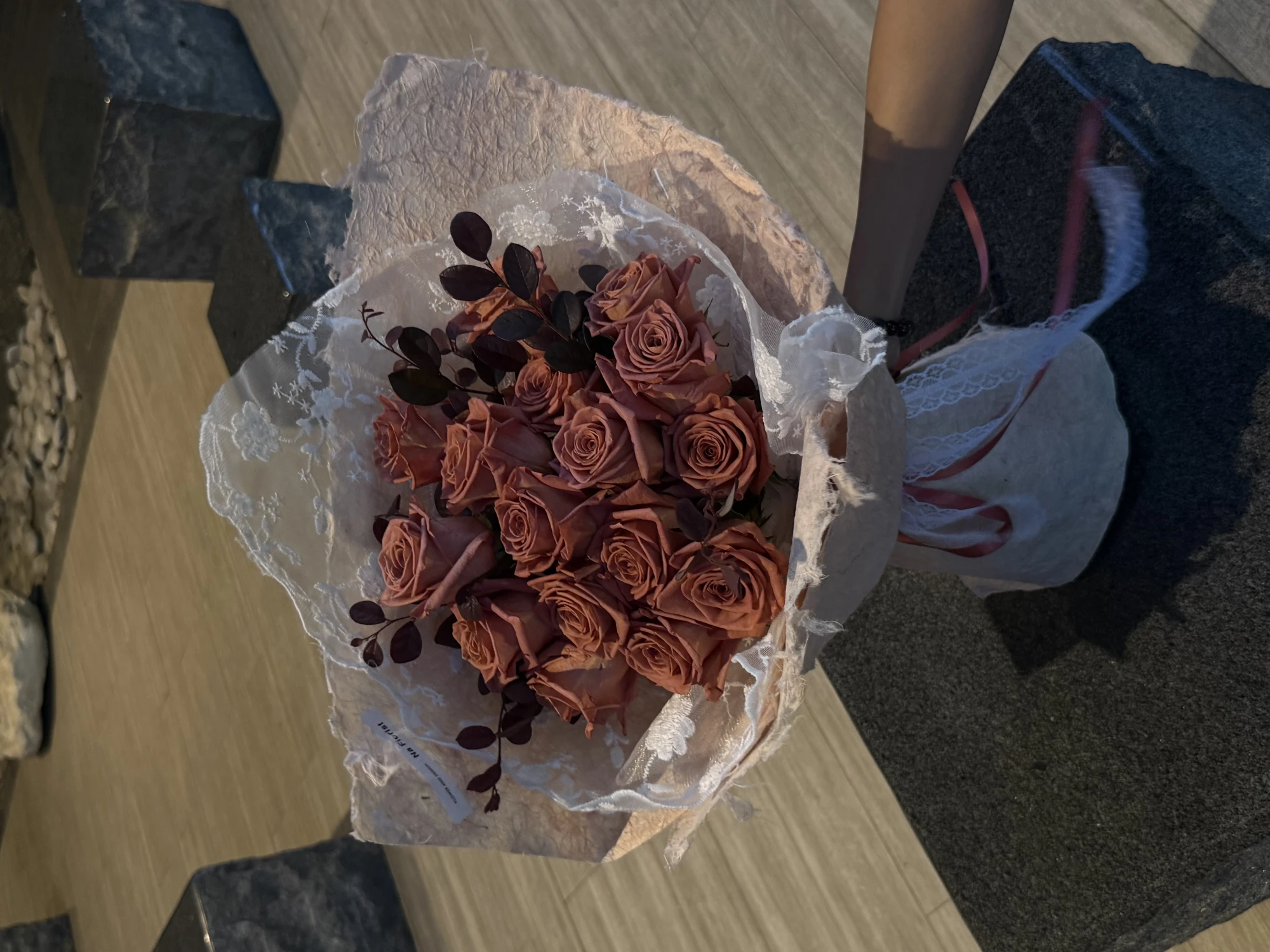 蕾絲進口玫瑰花束