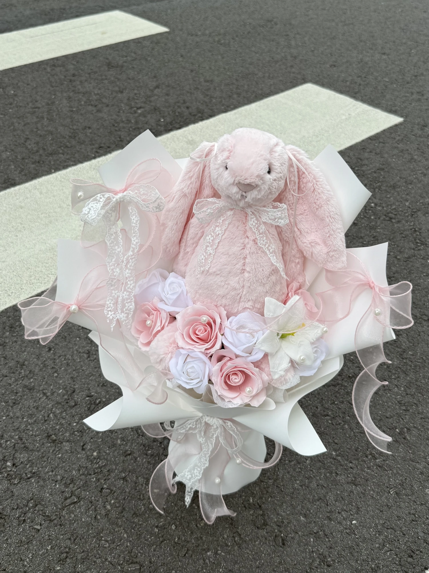 Jellycat粉兔蝴蝶花束