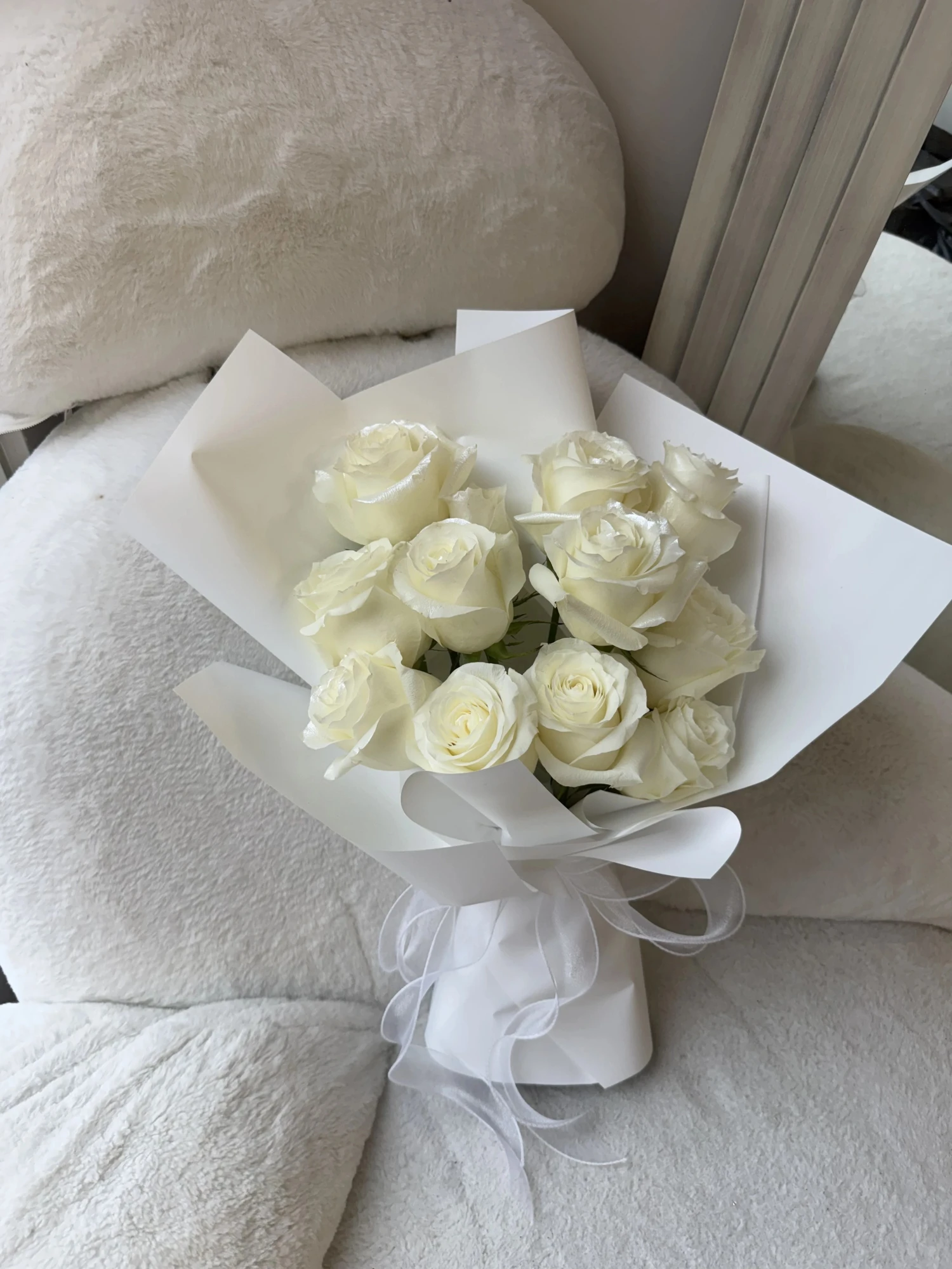 噴漆白玫瑰鮮花花束