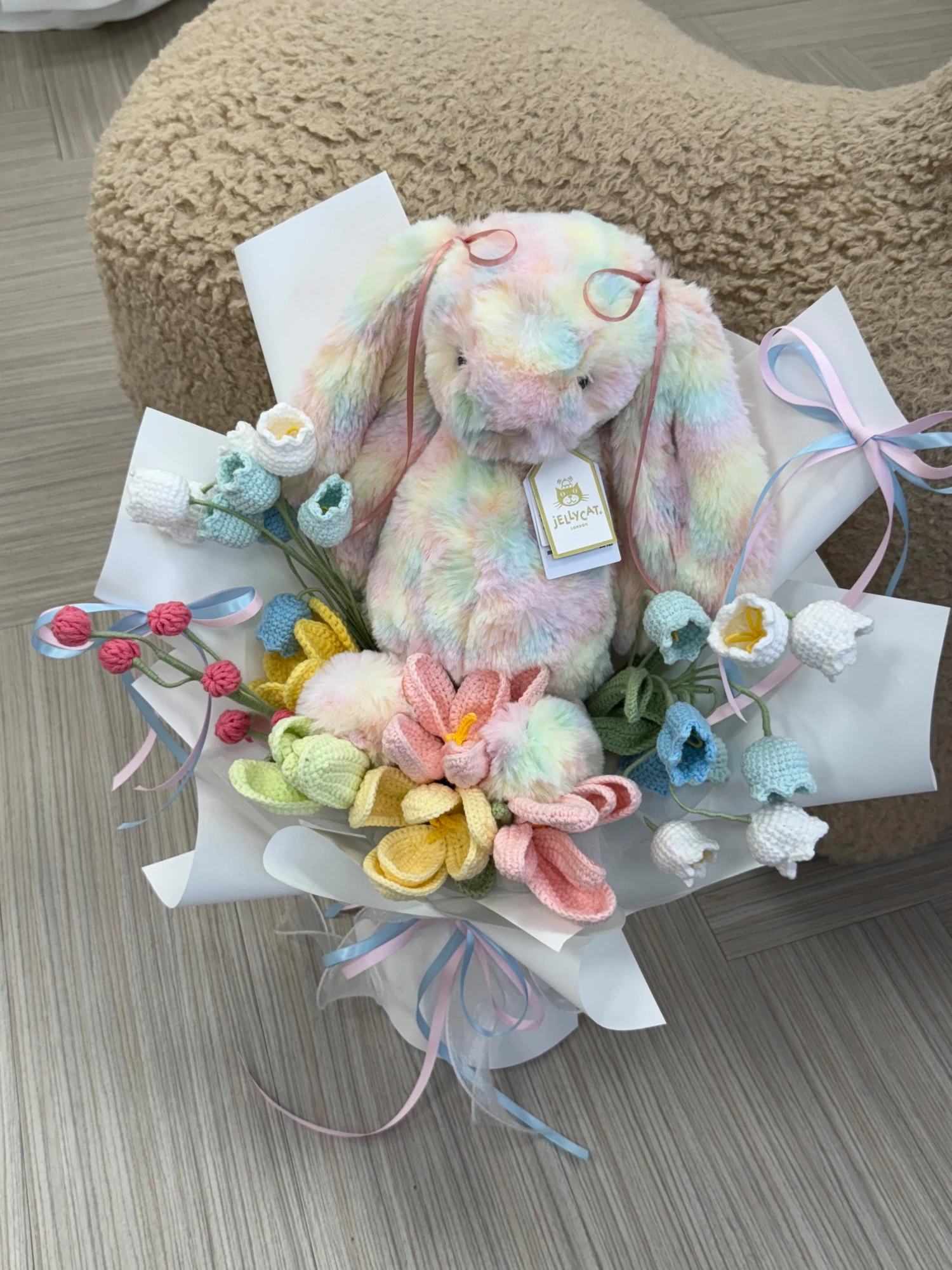 Jellycat甜臉彩虹兔