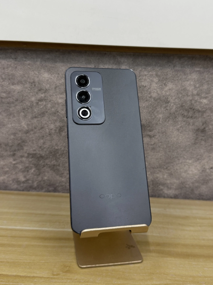 Oppo A3 Pro 5G (6G/128G) 【少年機通訊館高CP值二手機】