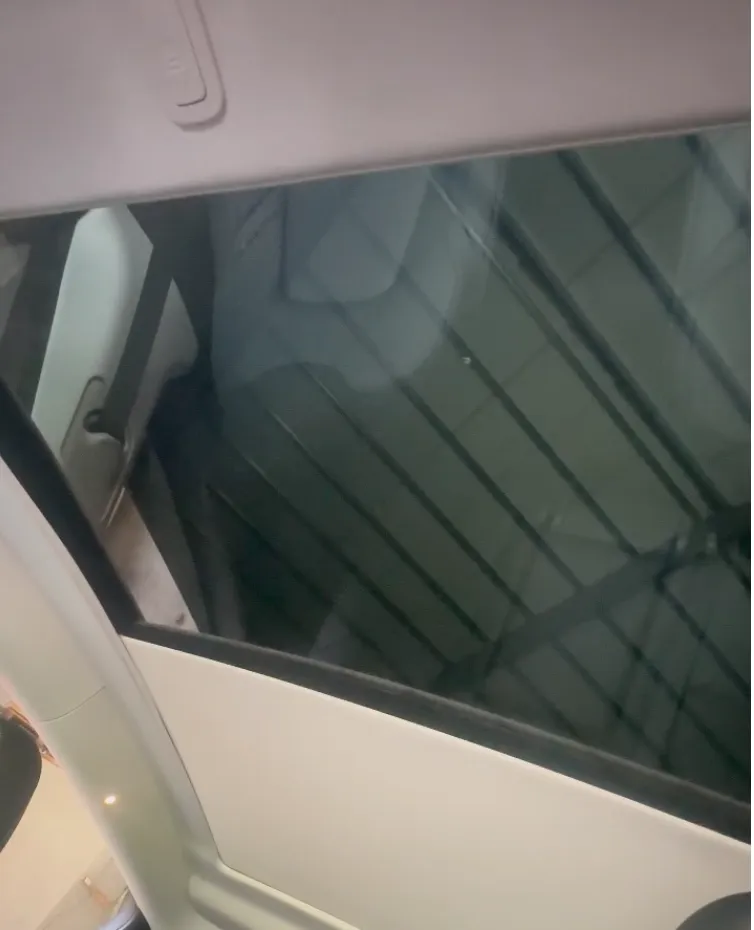 電動遮陽簾( 新/舊 Model Y )
