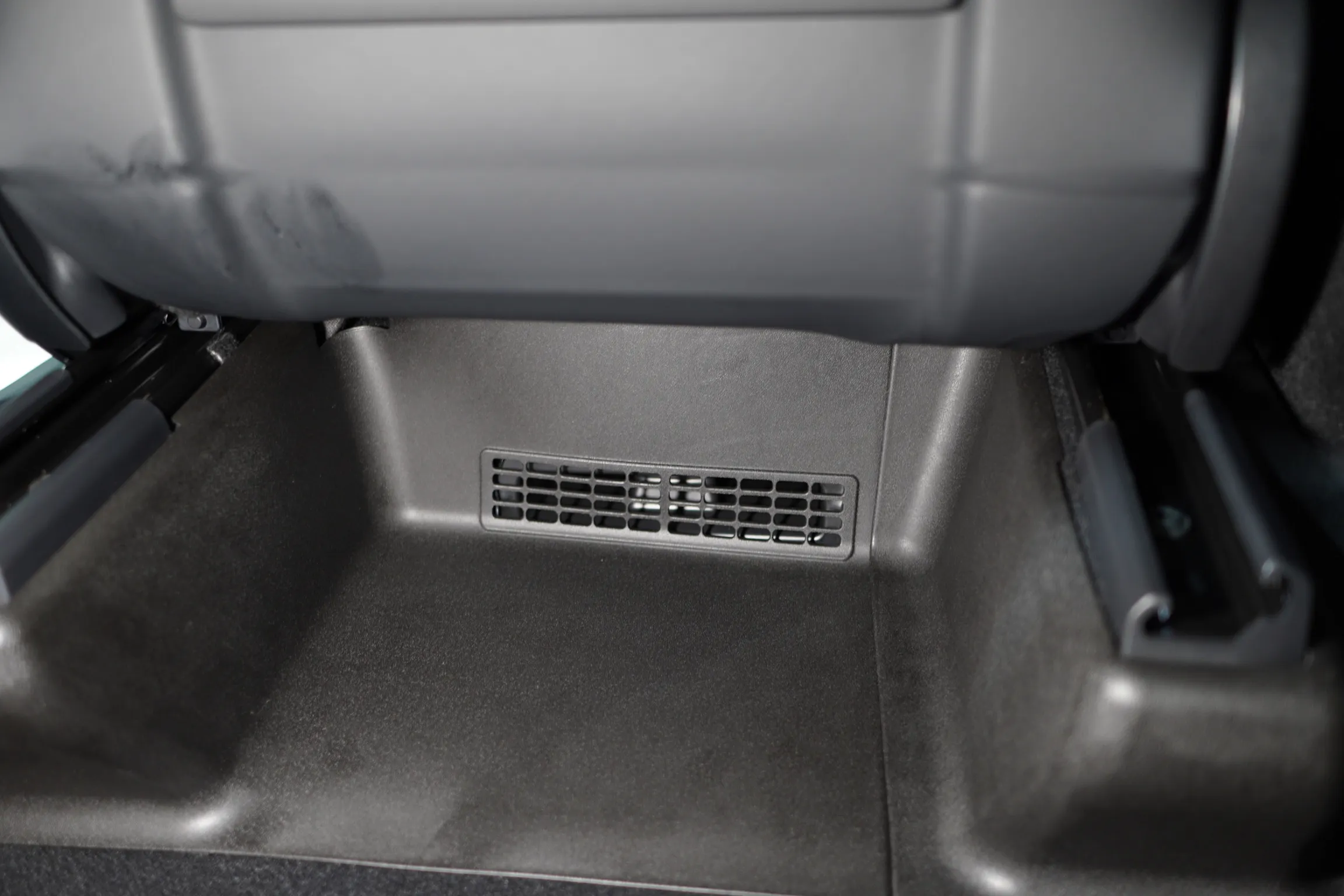 前座滑軌護角( 煥新版 Model Y 2025+ )