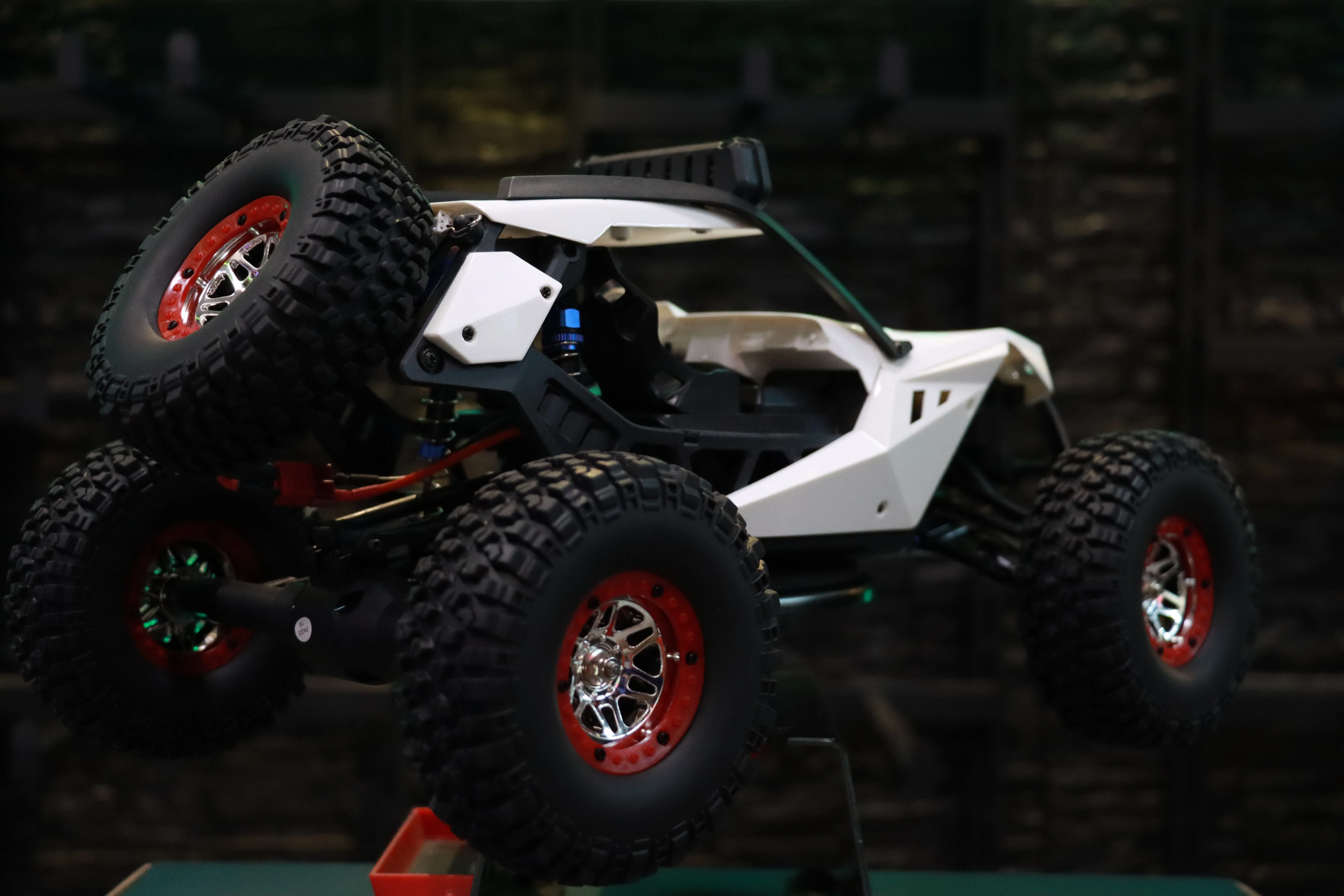 《 1/12 碳刷高速攀爬車 》｜WLtoys系列 遙控車｜