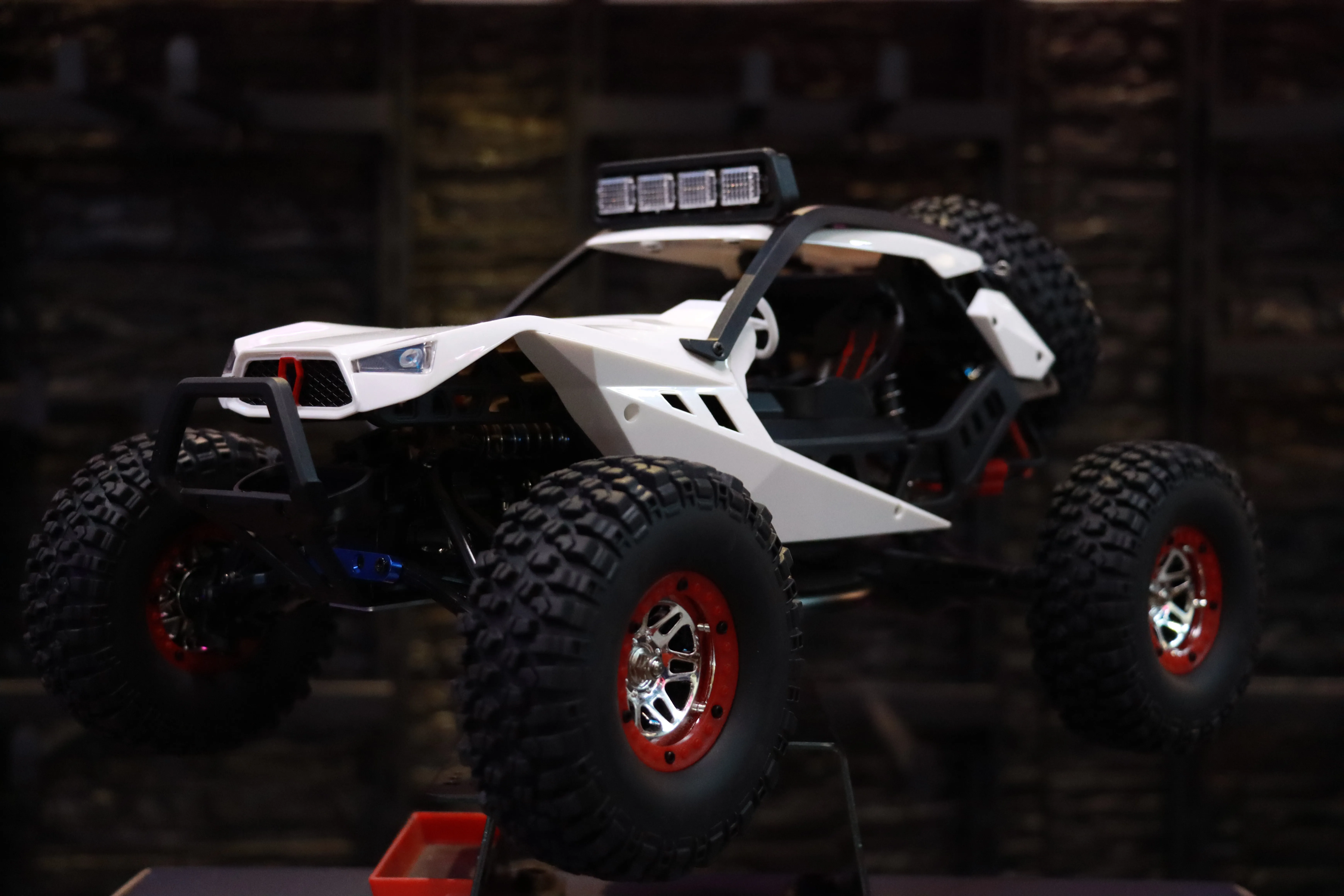 《 1/12 碳刷高速攀爬車 》｜WLtoys系列 遙控車｜