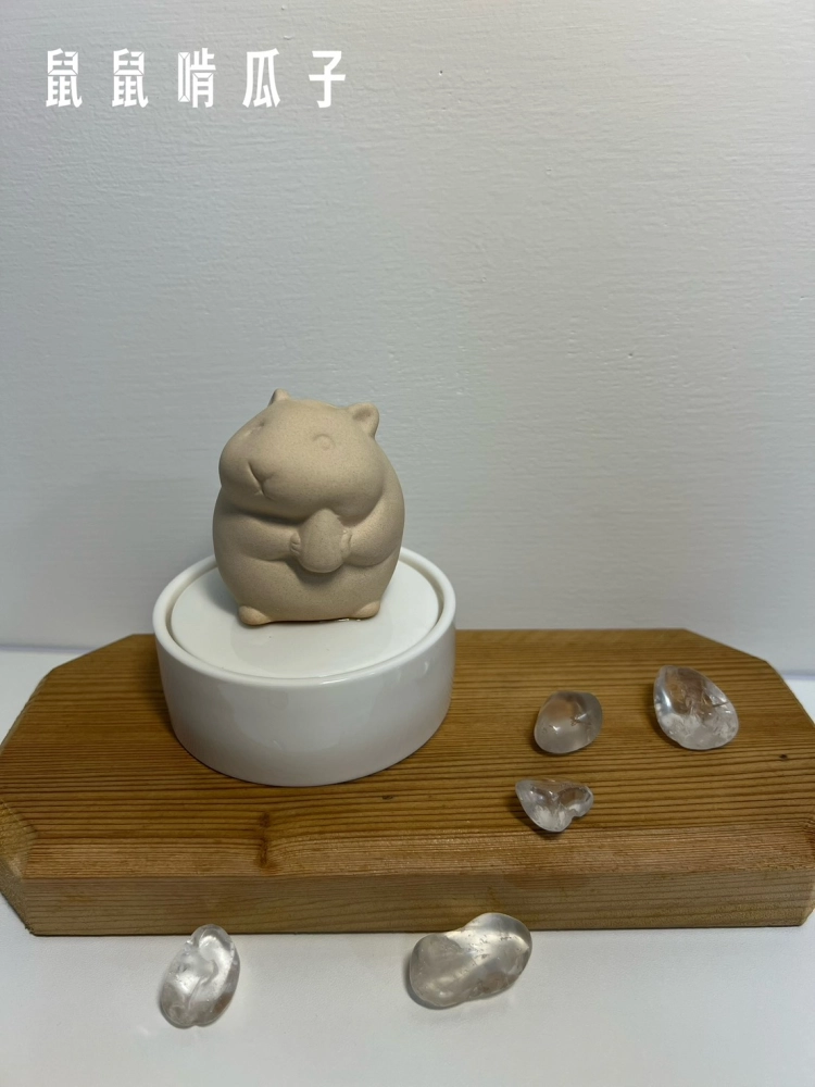 鼠鼠啃瓜子