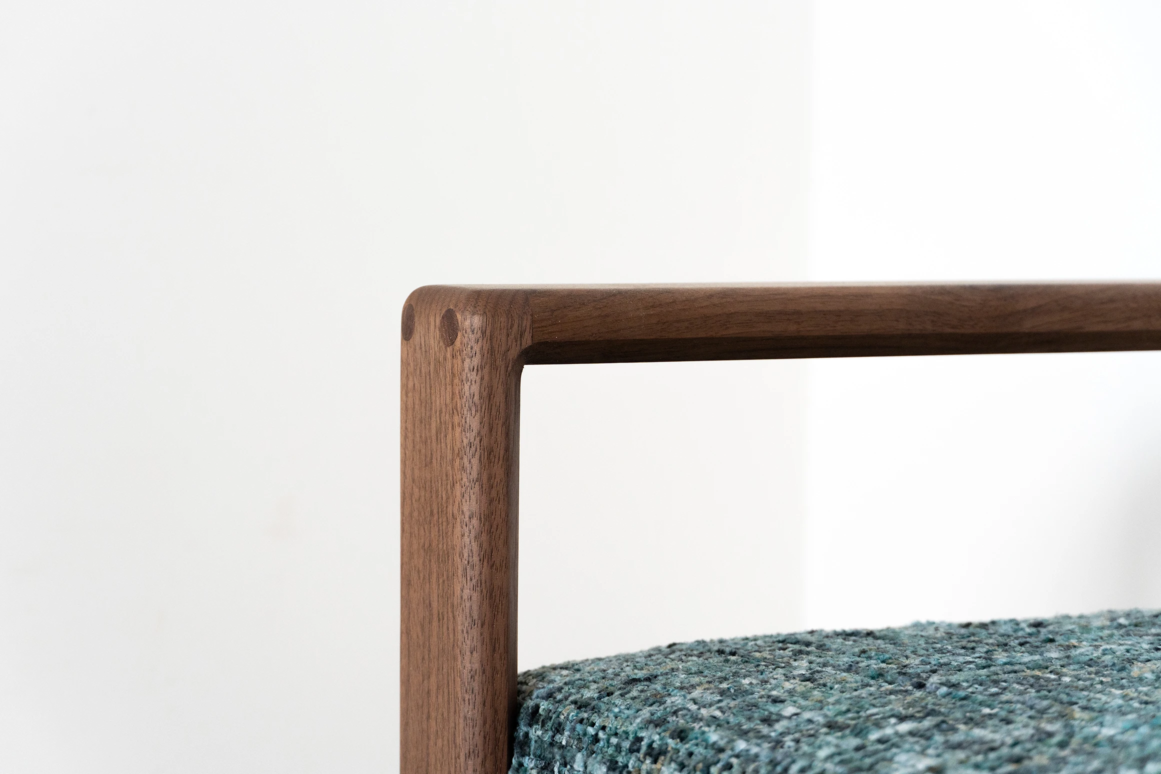 MORE Entry Bench  ｜穿鞋椅