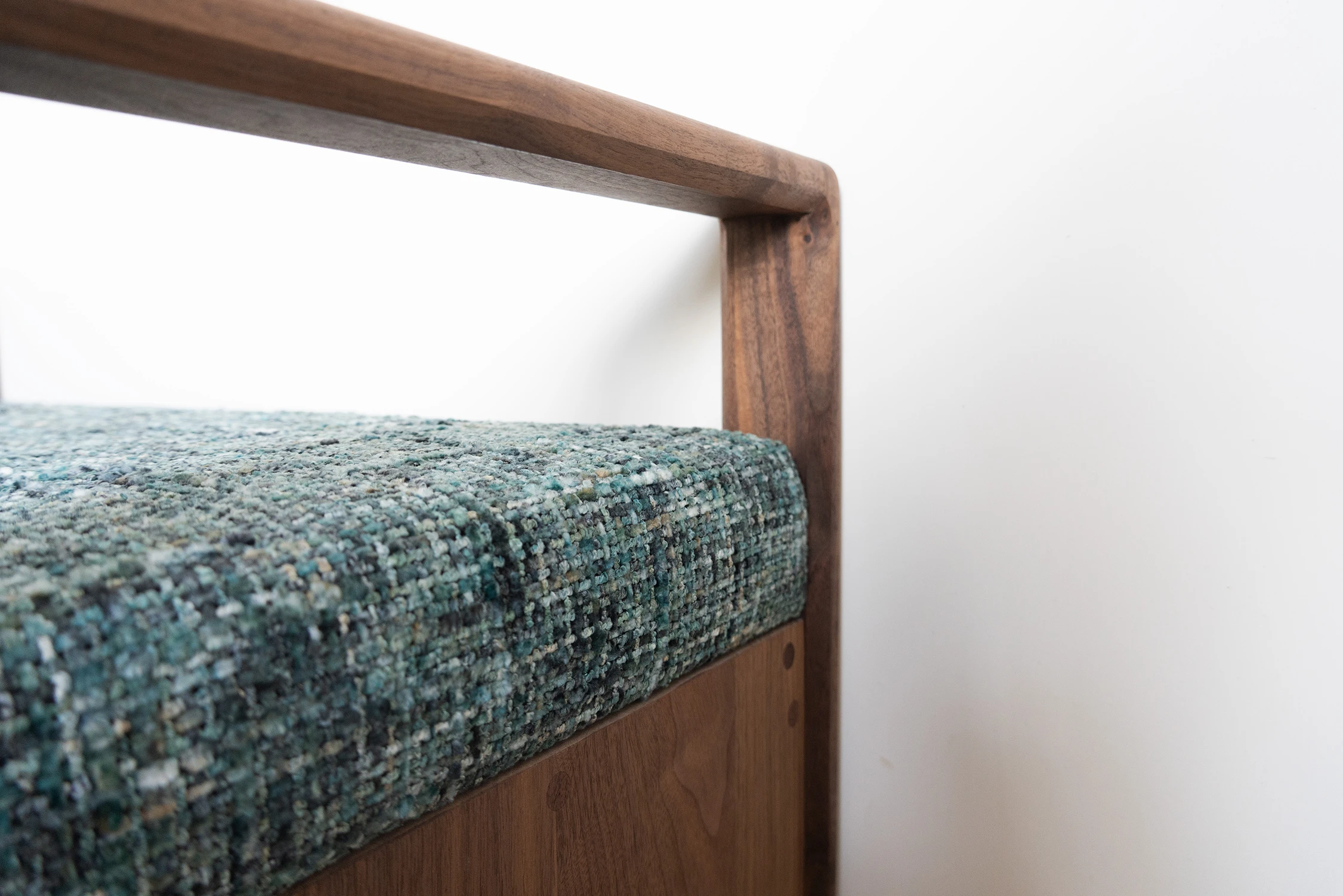 MORE Entry Bench  ｜穿鞋椅
