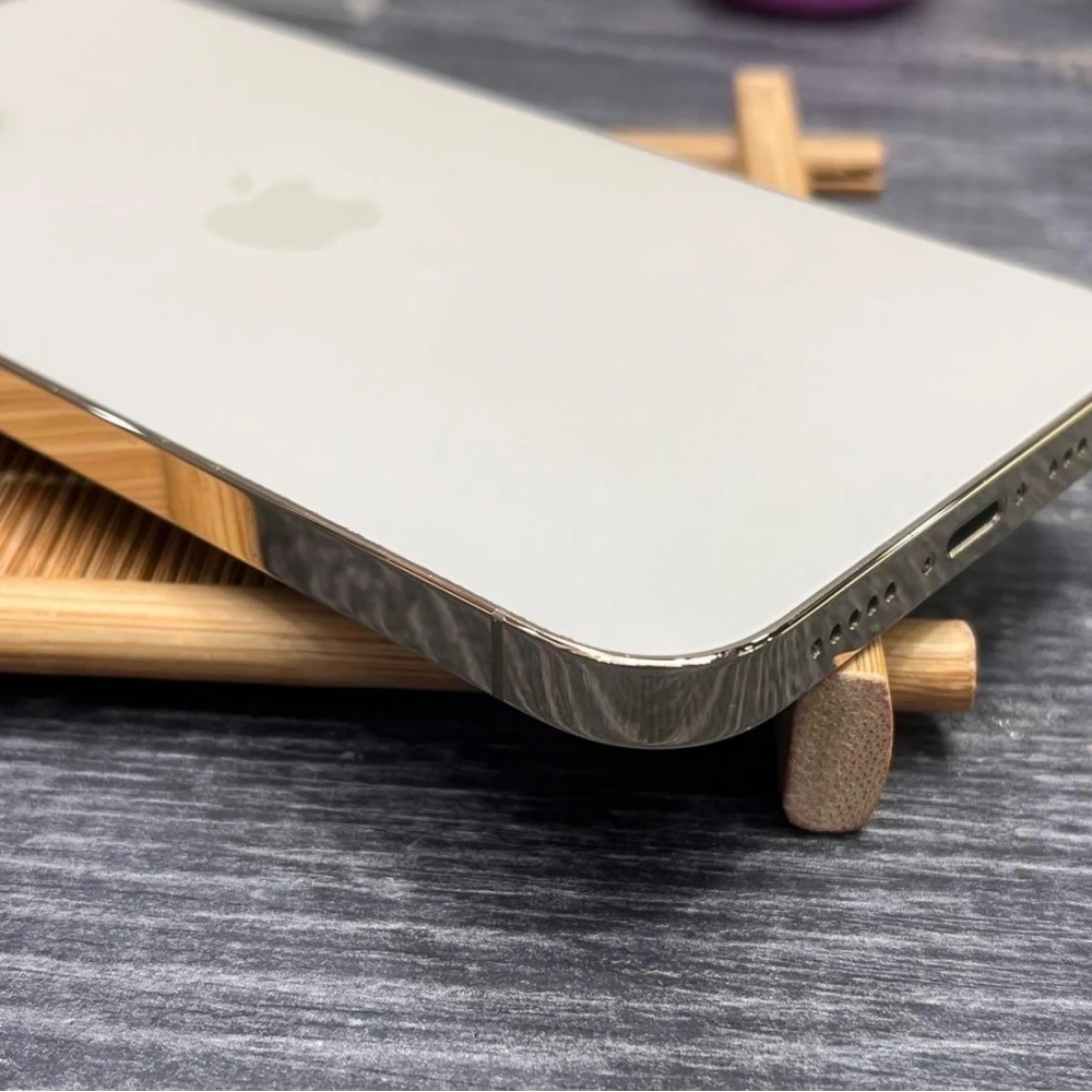 iPhone 12 pro 256g 金 電池100% 換過副廠螢幕 換過相機 無盒裝有配件