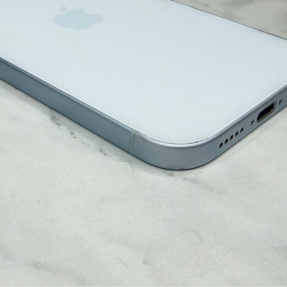 iPhone 15 256g 藍 電池80% 螢幕有小細紋 有盒裝有配件