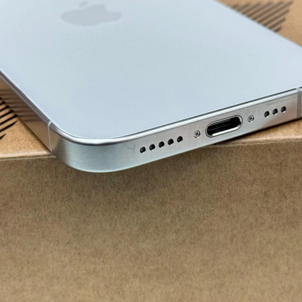 iPhone 15 pro 128g 白 電池87% 有盒裝有配件