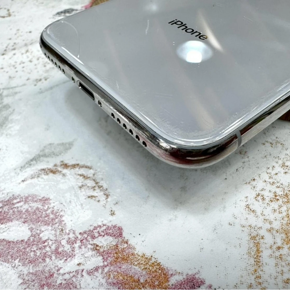 iPhone x  64g 白 電池71% 背板有破 無盒裝有配件