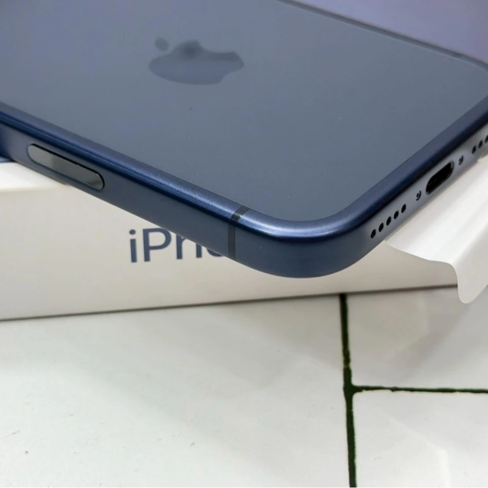 iPhone 17 Pro 256g 藍 電池99% 保固到2026/10/07 有盒裝有配件