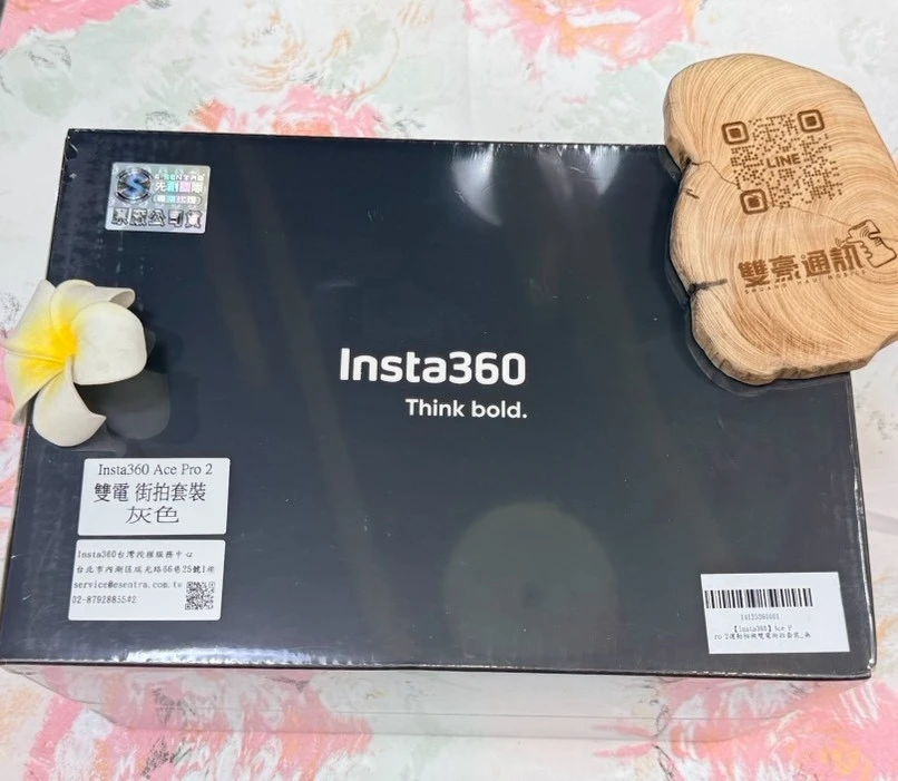?insta360 ace pro 2灰街拍套裝相機王 全新未拆封 有盒裝有配件