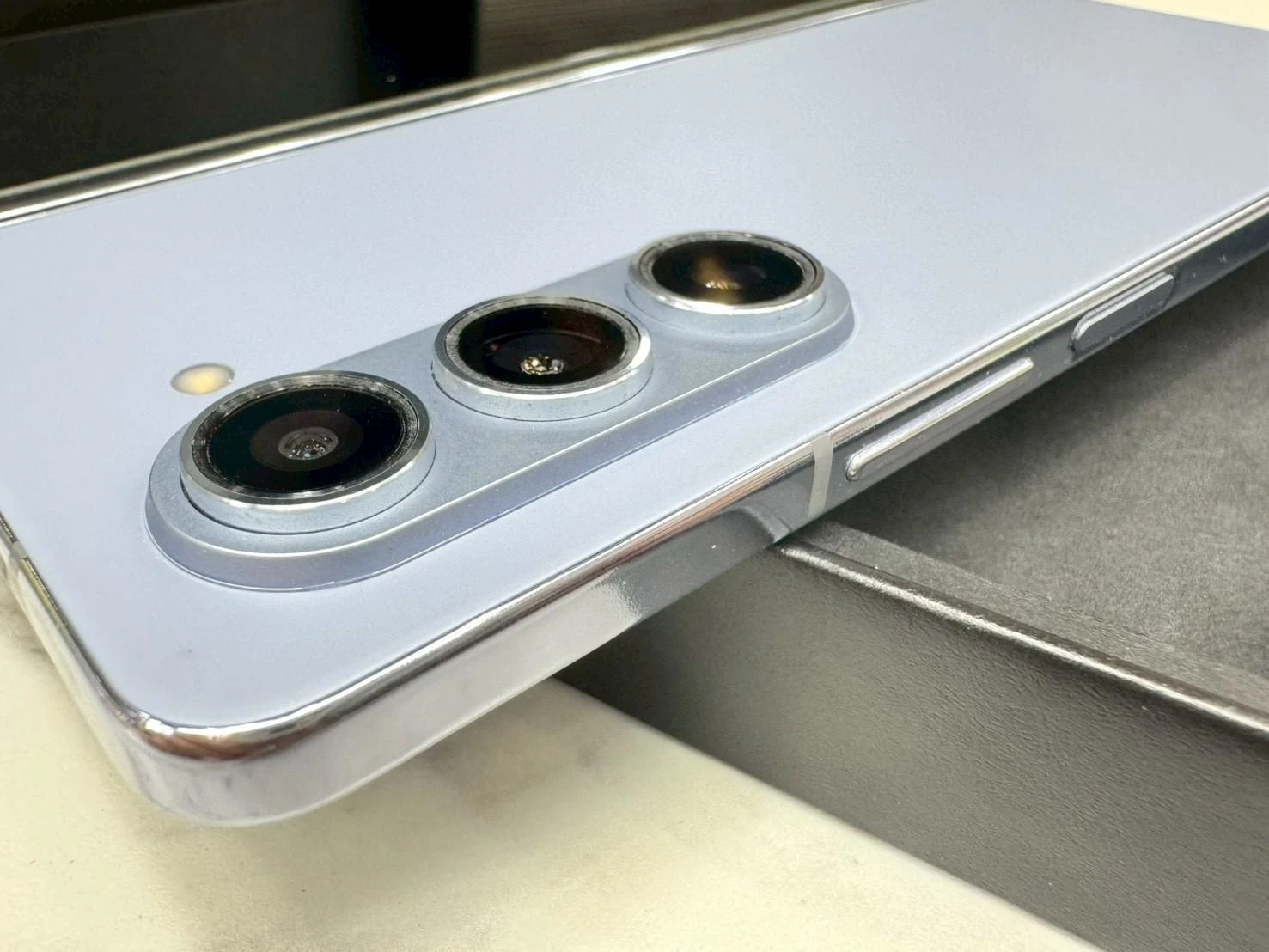 SAMSUNG Galaxy Z Fold5 版（12+512G)  藍 有盒裝有配件