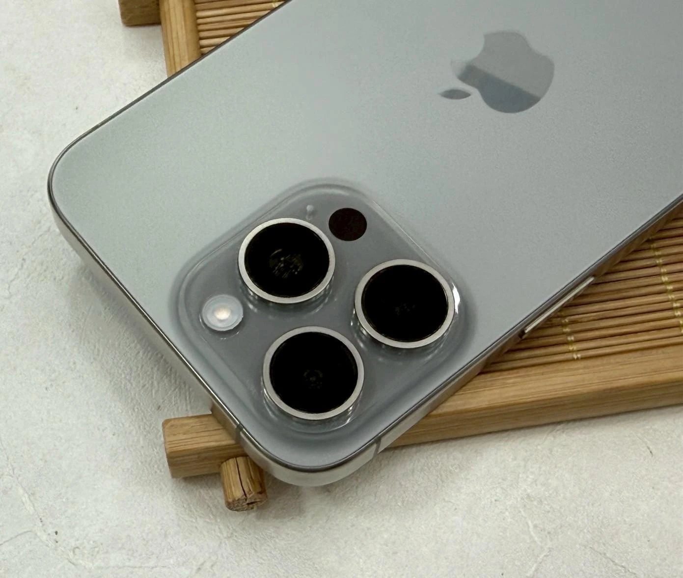 ?iPhone 15 Pro Max 256g 鈦 電池74% 無盒裝有配件