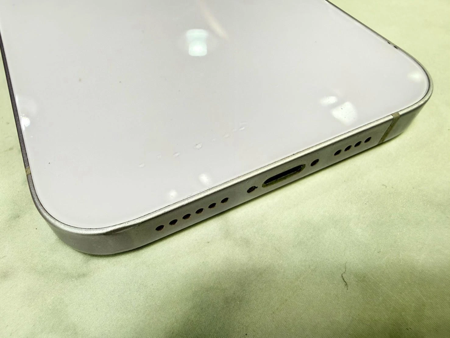 iPhone 14 Plus 128g 紫 電池73% (邊角一小傷）無盒裝有配件 