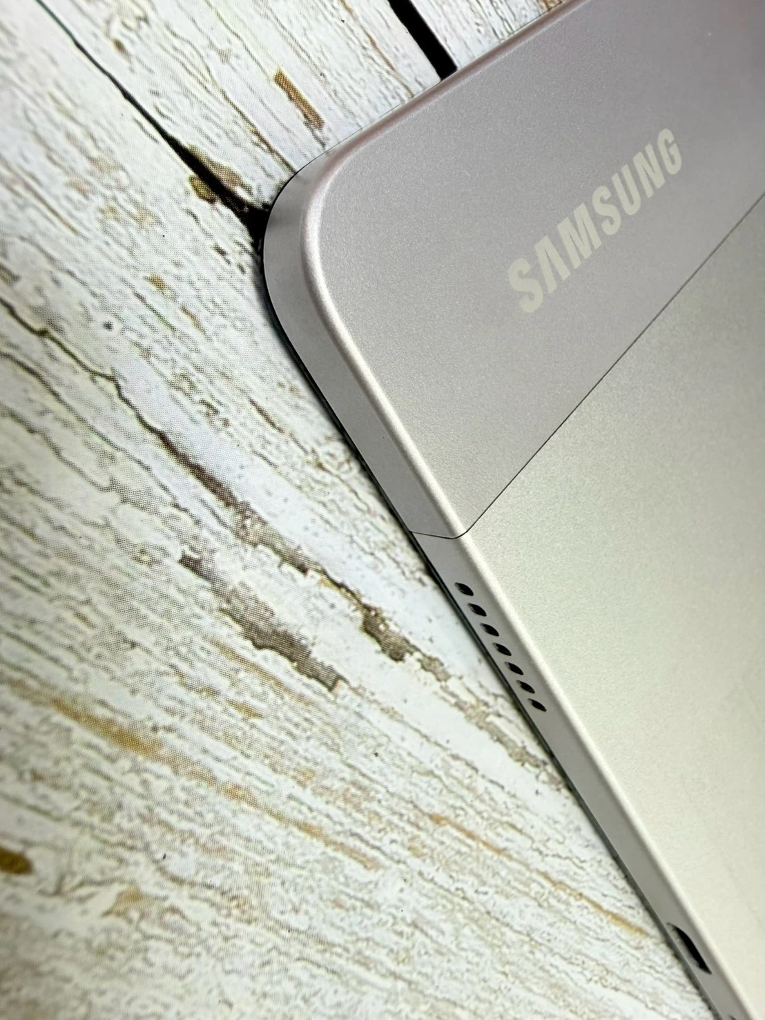 SAMSUNG Tab A9+ 11寸 (4+64G)銀WIFI版 邊框有一角傷 無盒裝有配件