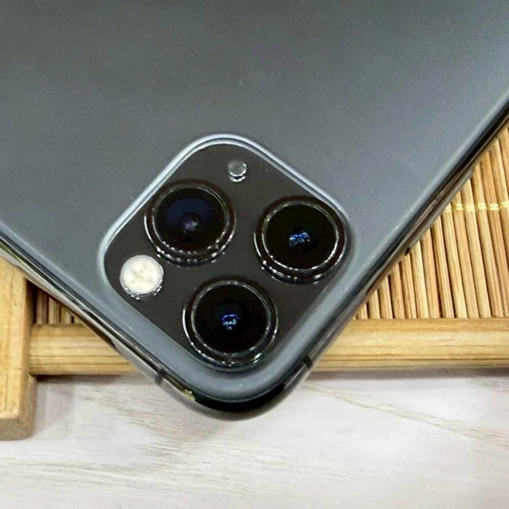 iPhone 11 Pro Max 256g 黑 電池80% 無盒裝有配件